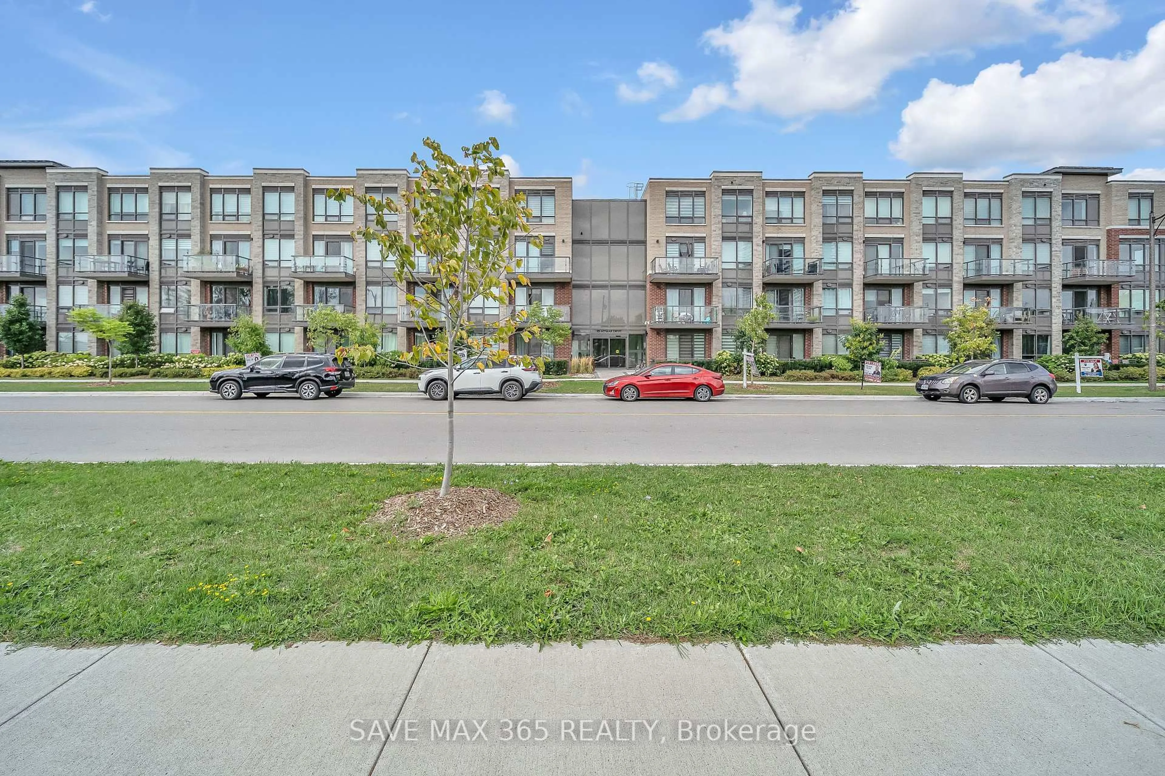 A pic from outside/outdoor area/front of a property/back of a property/a pic from drone, unknown for 95 Attmar Dr #121, Brampton Ontario L6P 0Y6