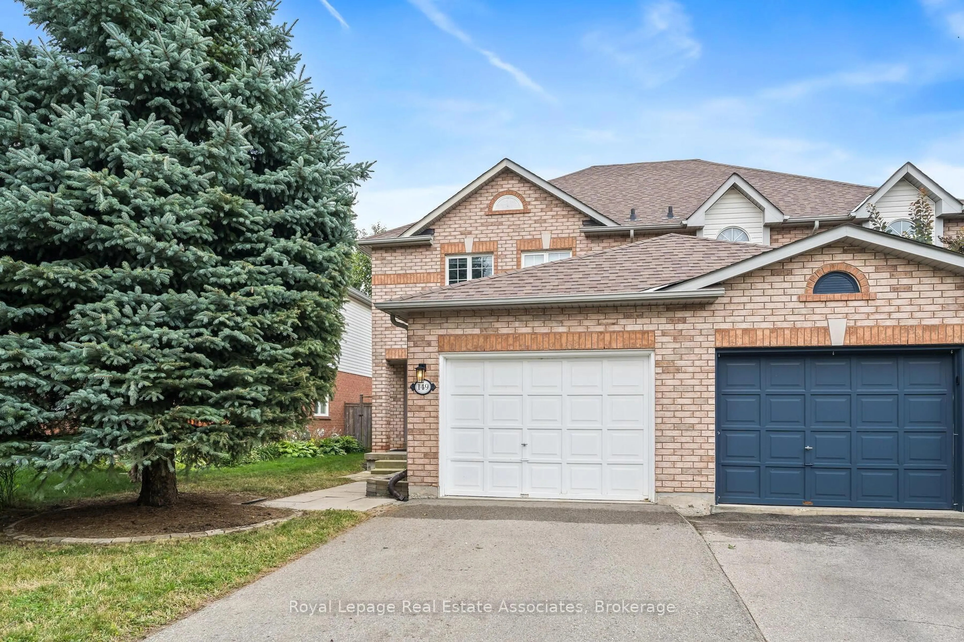 Home with brick exterior material, street for 149 Mowat Cres, Halton Hills Ontario L7G 6A8