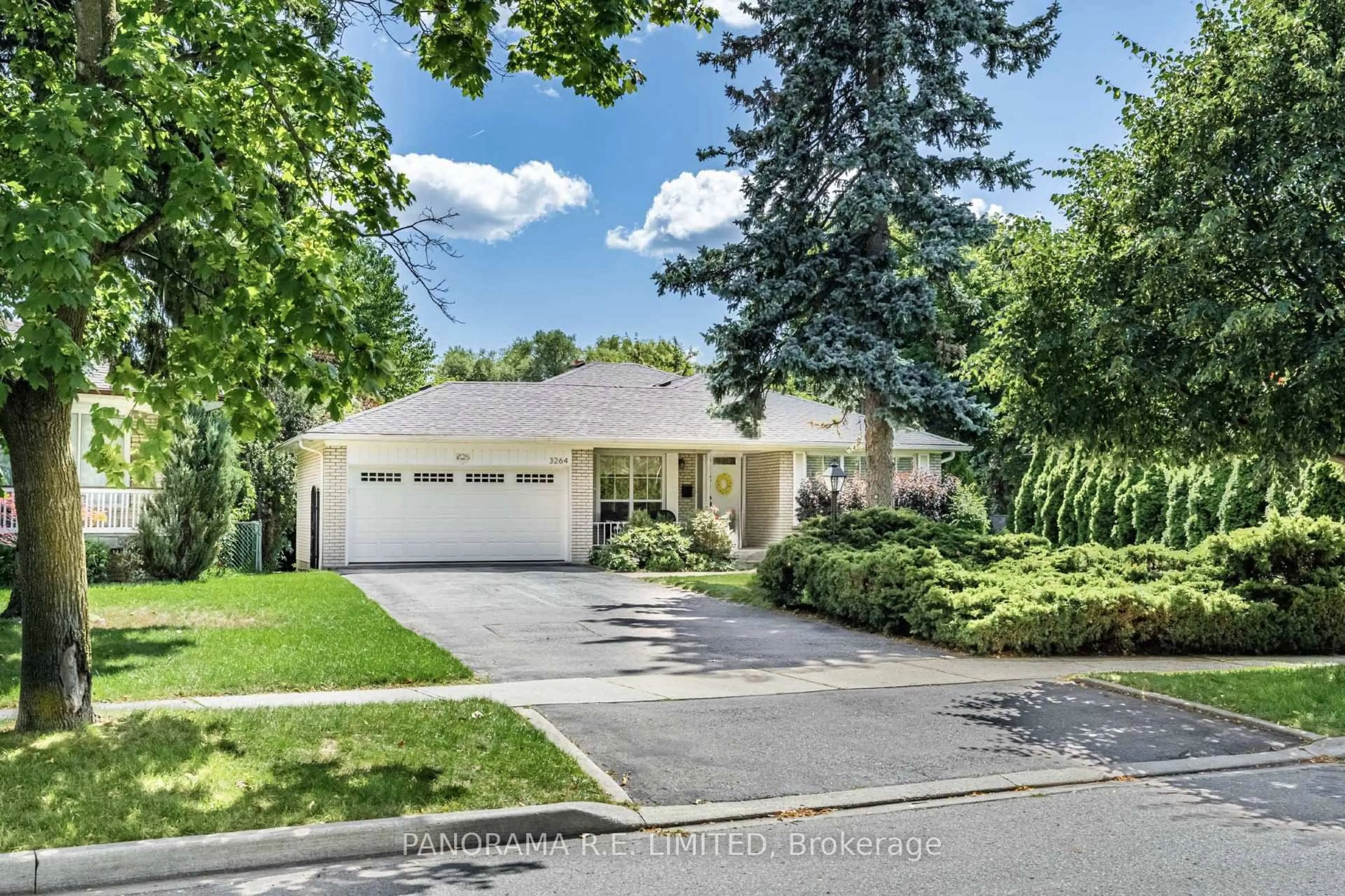 Unknown for 3264 Lonefeather Cres, Mississauga Ontario L4Y 3G5