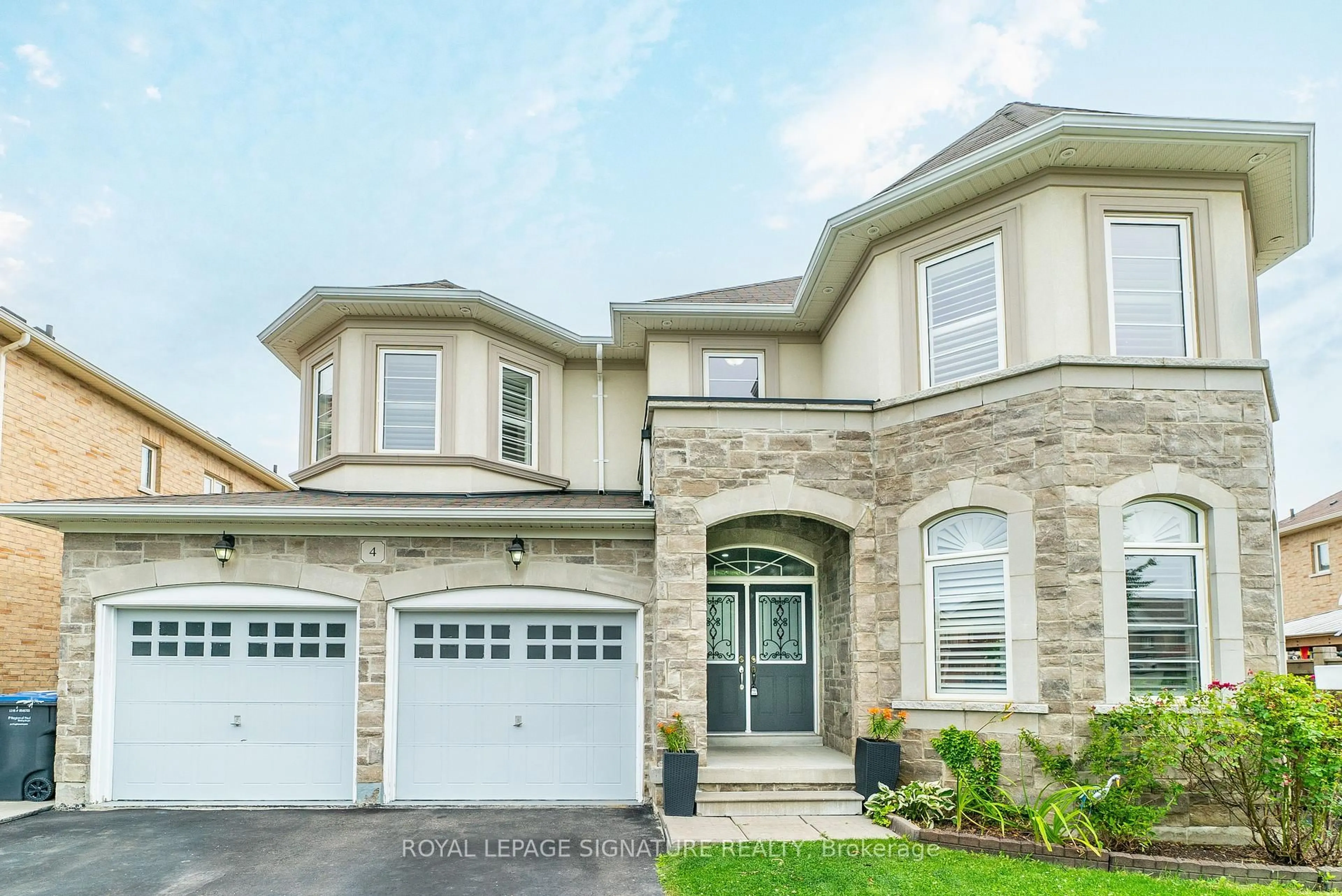 Home with vinyl exterior material, street for 4 Ripple St, Brampton Ontario L6R 3S5