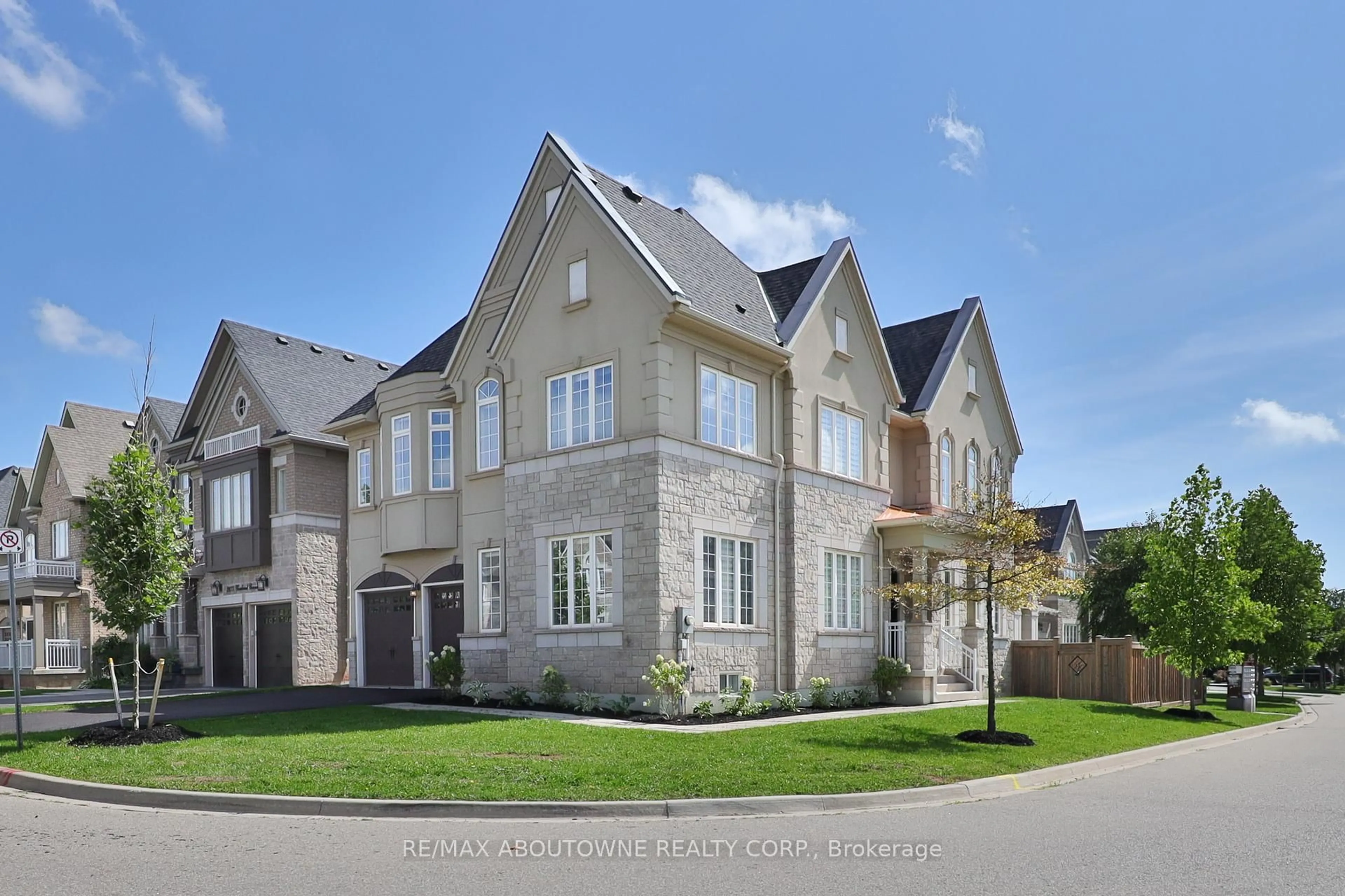 Home with brick exterior material, street for 2163 Vineland Cres, Oakville Ontario L6H 0J6