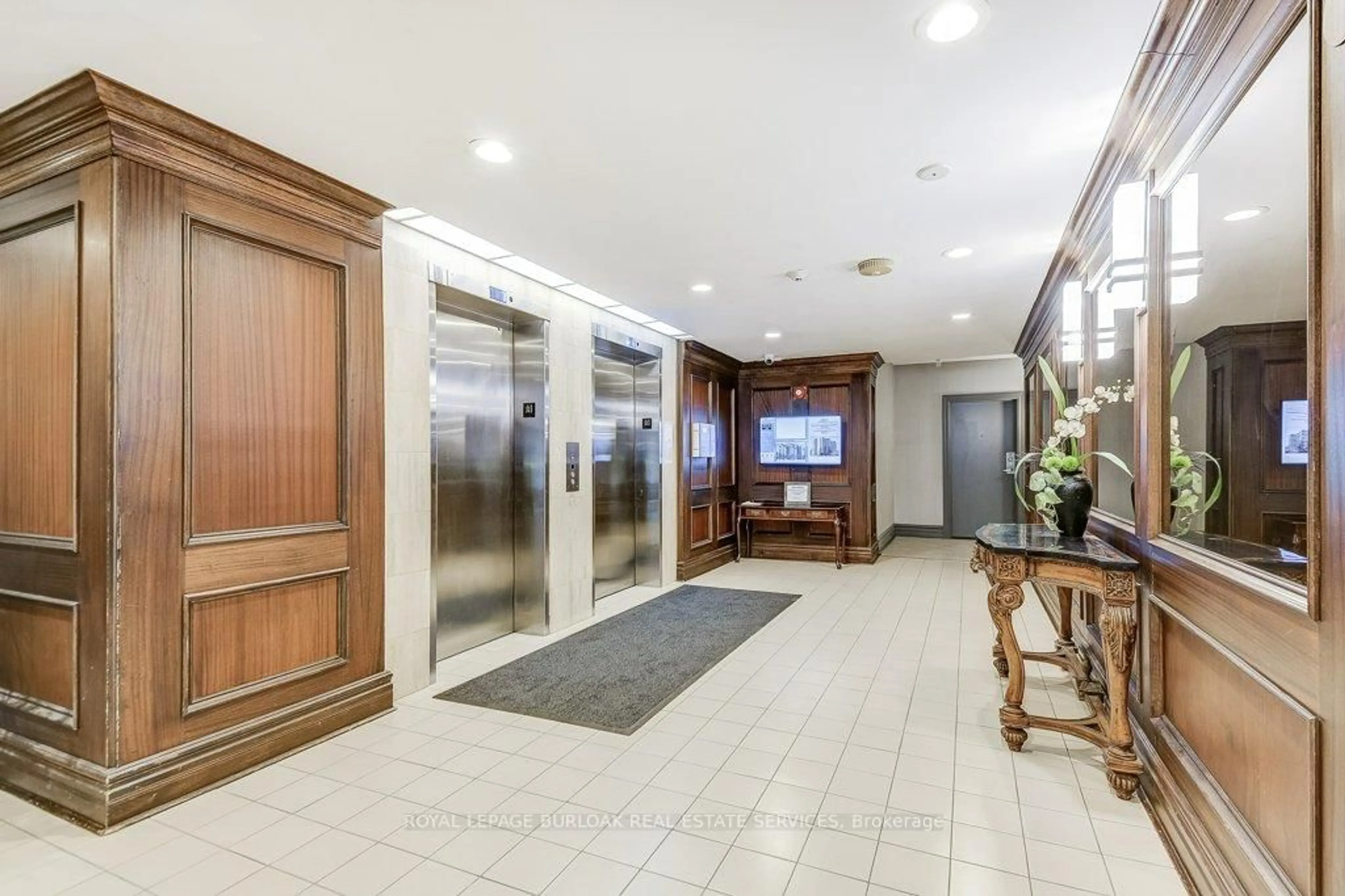 Lobby for 1201 North Shore Blvd #706, Burlington Ontario L7S 1Z5