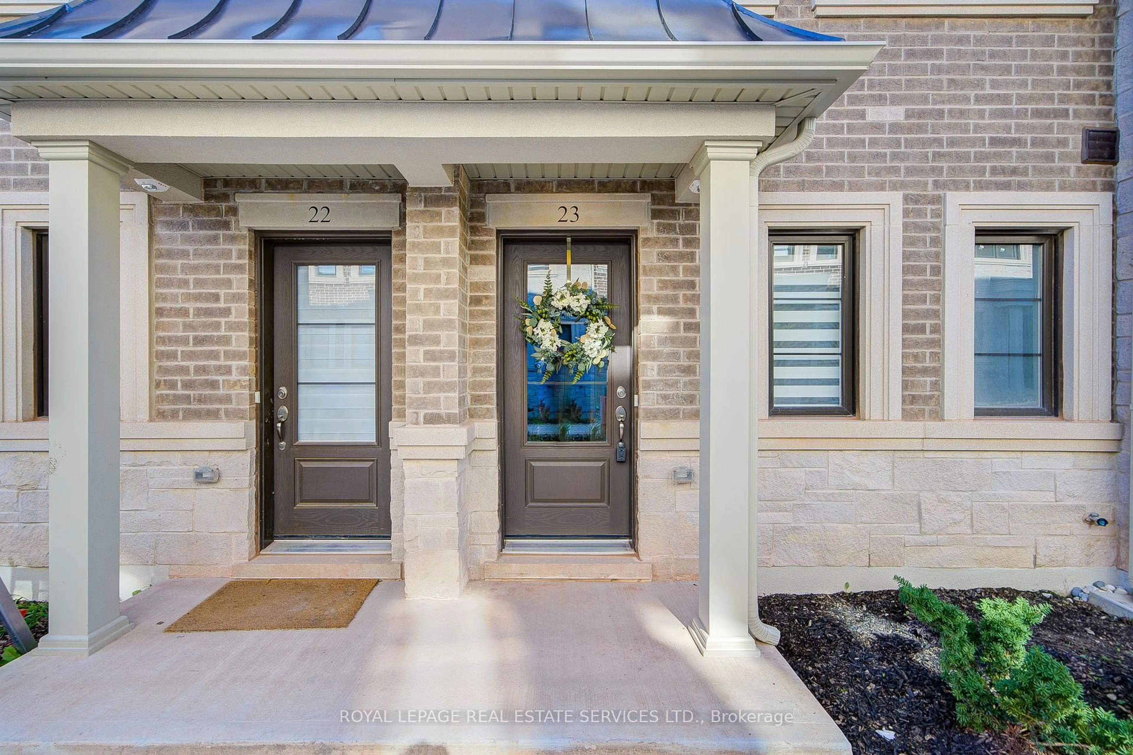 Indoor entryway for 270 Melody Common ##23, Oakville Ontario L6H 8A5