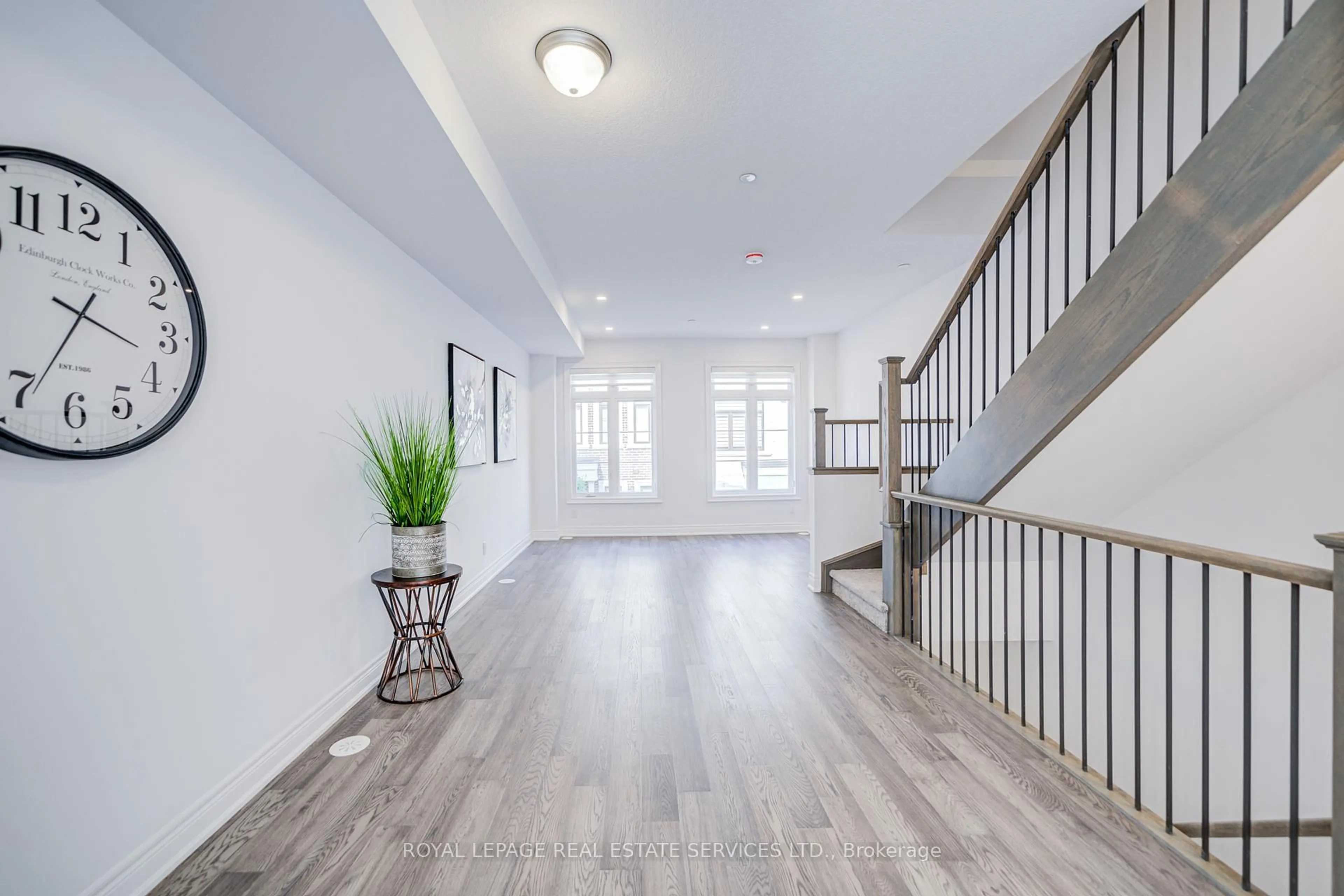 Indoor entryway for 270 Melody Common ##23, Oakville Ontario L6H 8A5