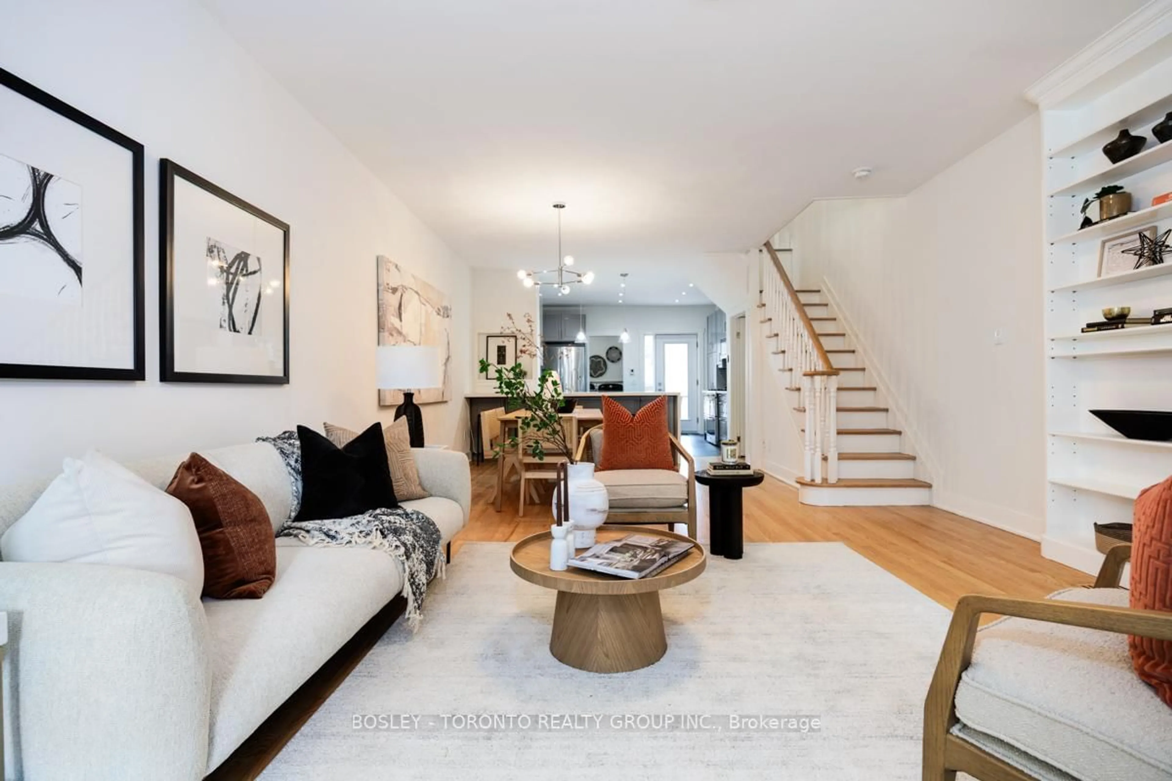 Living room with furniture, unknown for 84 Geoffrey St, Toronto Ontario M6R 1P3