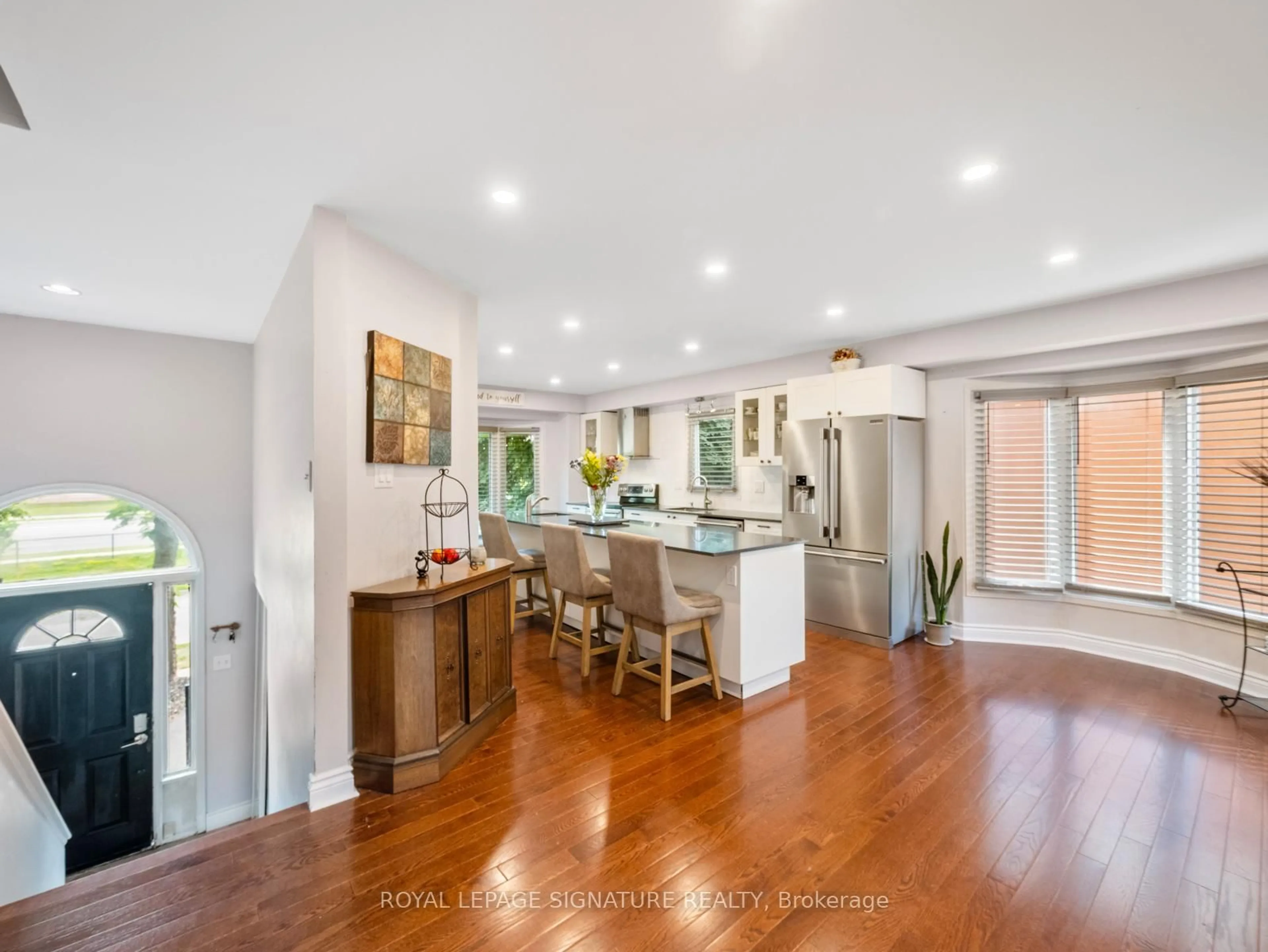 Open concept kitchen, unknown for 1558 Litchfield Rd, Oakville Ontario L6H 5P3