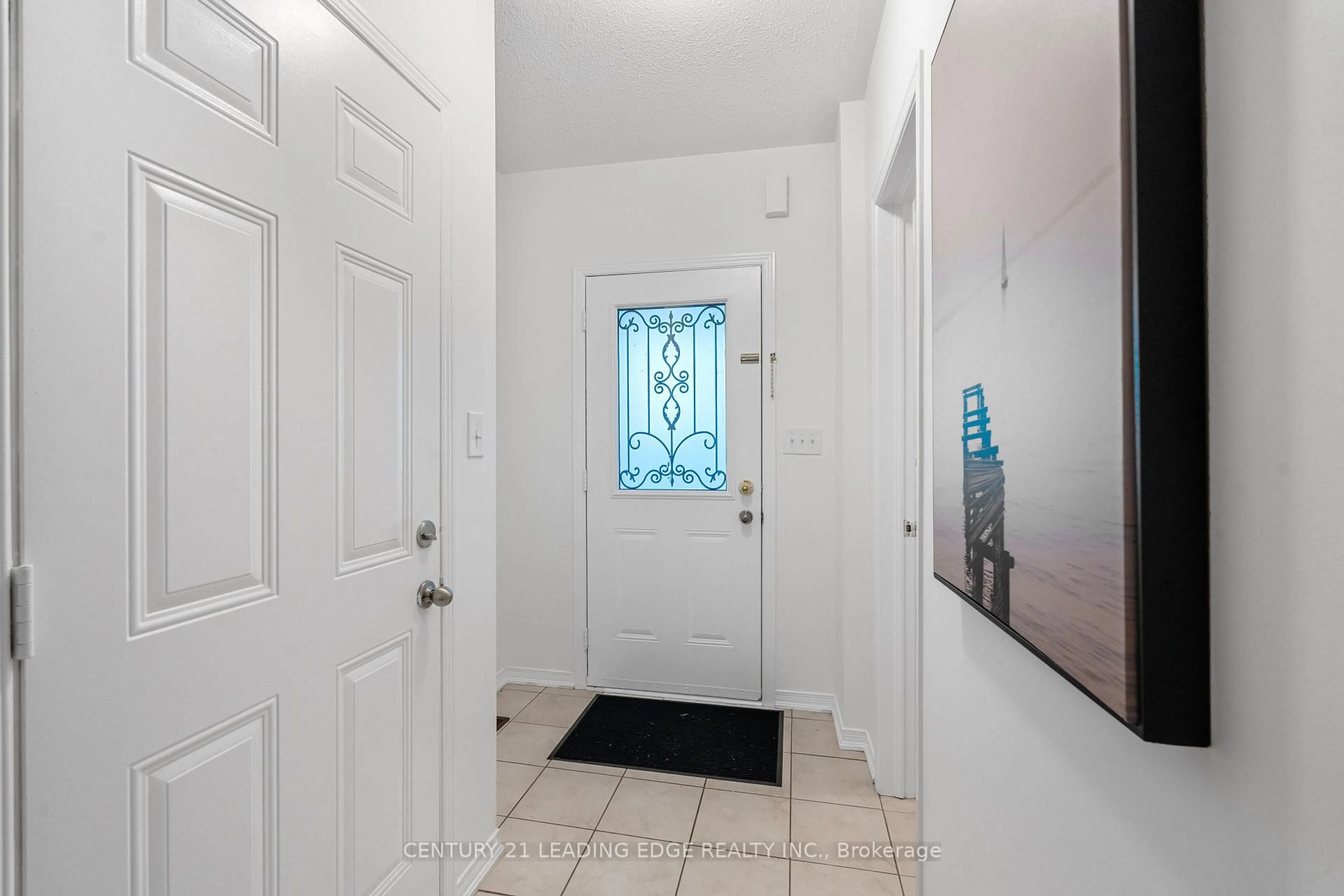 Indoor entryway for 1339 Brandon Terr, Milton Ontario L9T 7R4