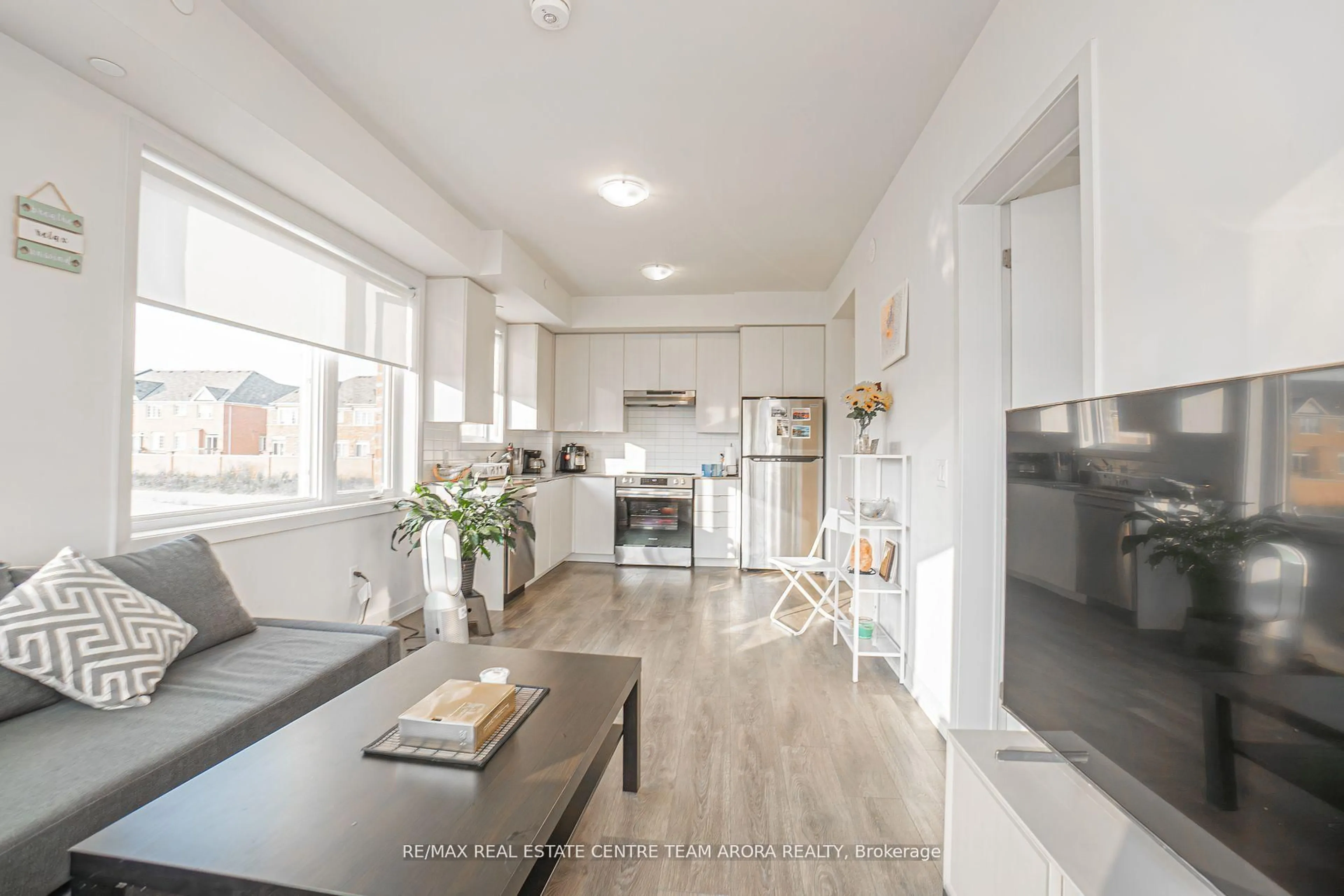 Open concept kitchen, unknown for 62 Sky Harbour Dr #213, Brampton Ontario L6Y 6J2