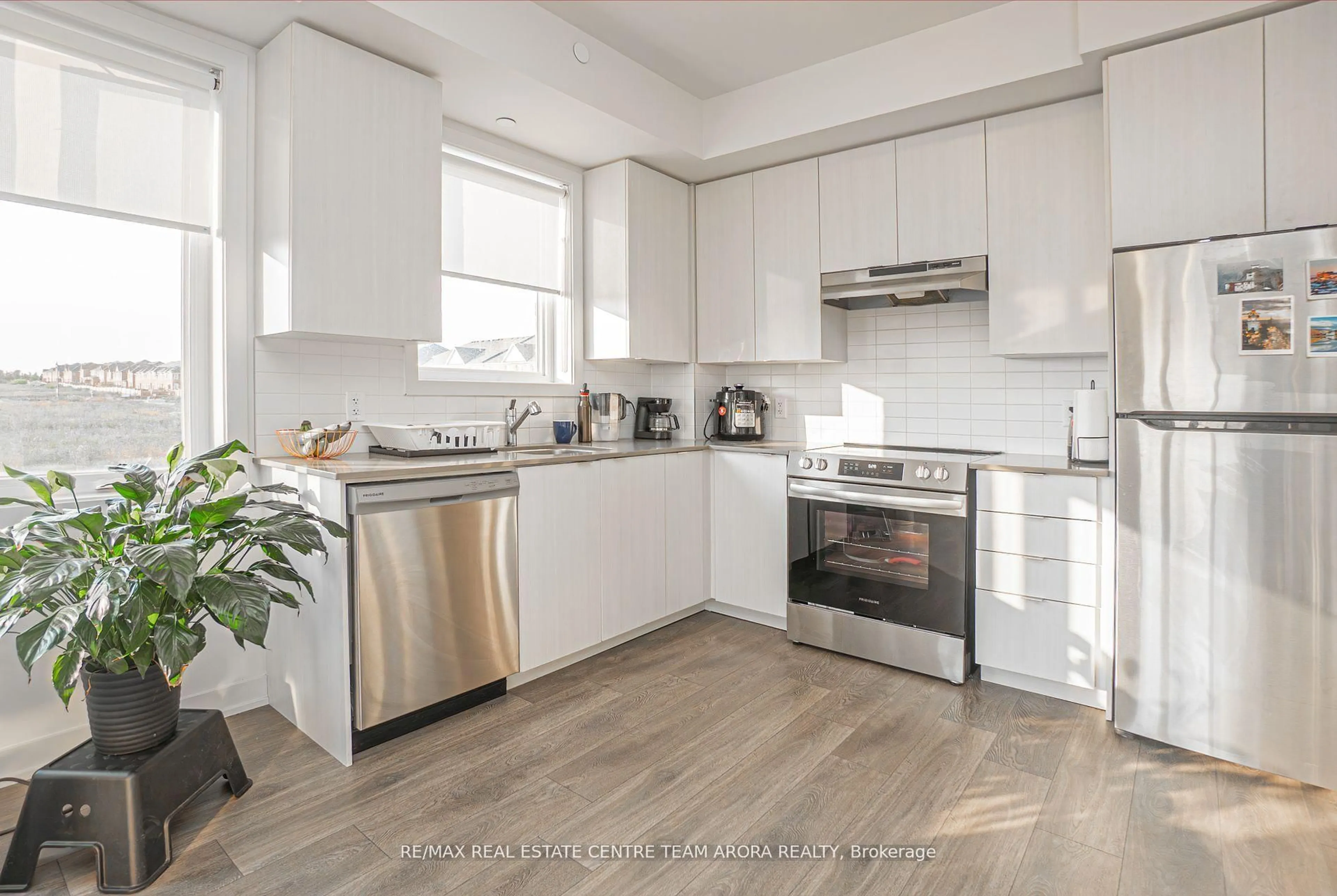 Open concept kitchen, unknown for 62 Sky Harbour Dr #213, Brampton Ontario L6Y 6J2