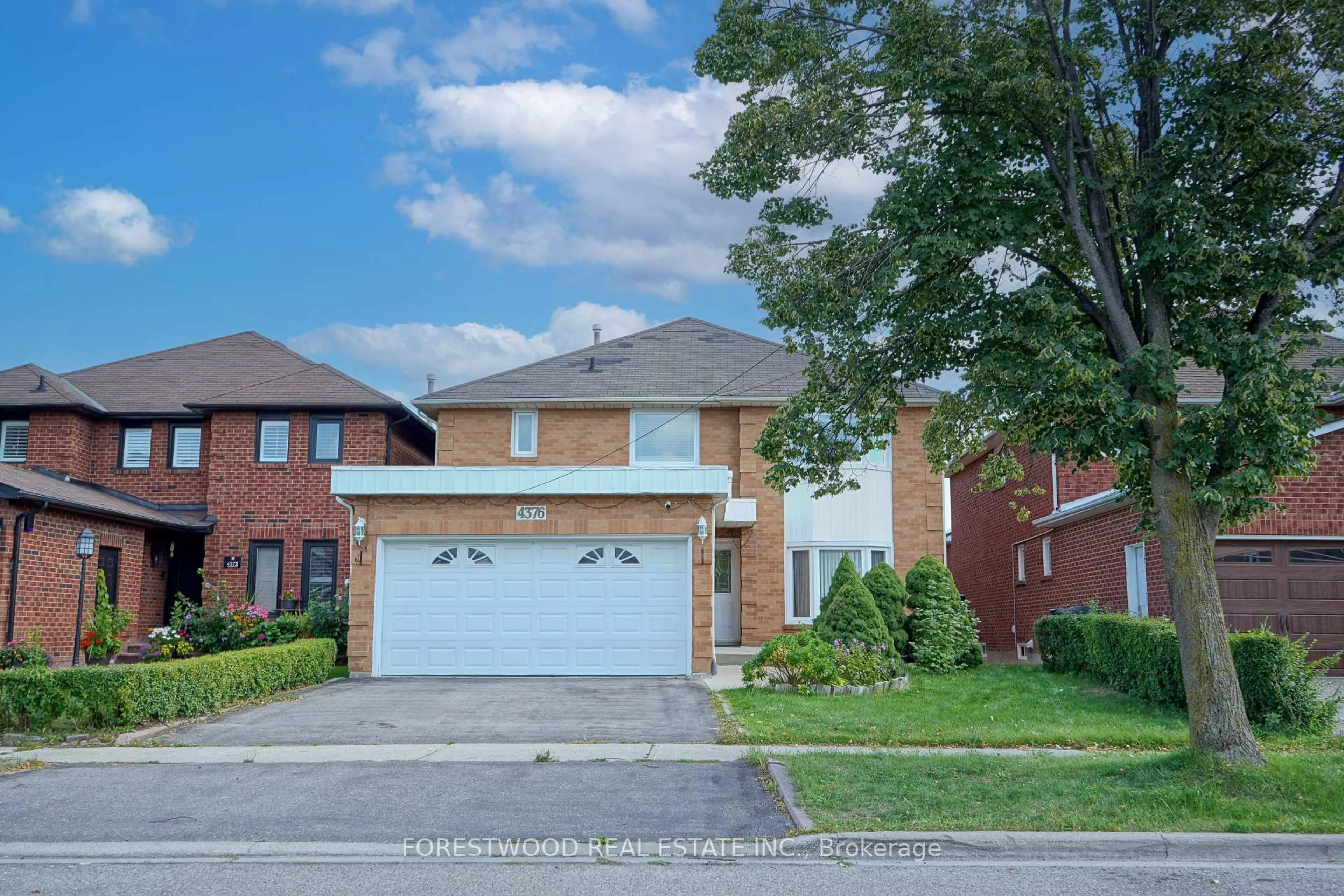 Home with brick exterior material, street for 4376 Guildwood Way, Mississauga Ontario L5R 2A4