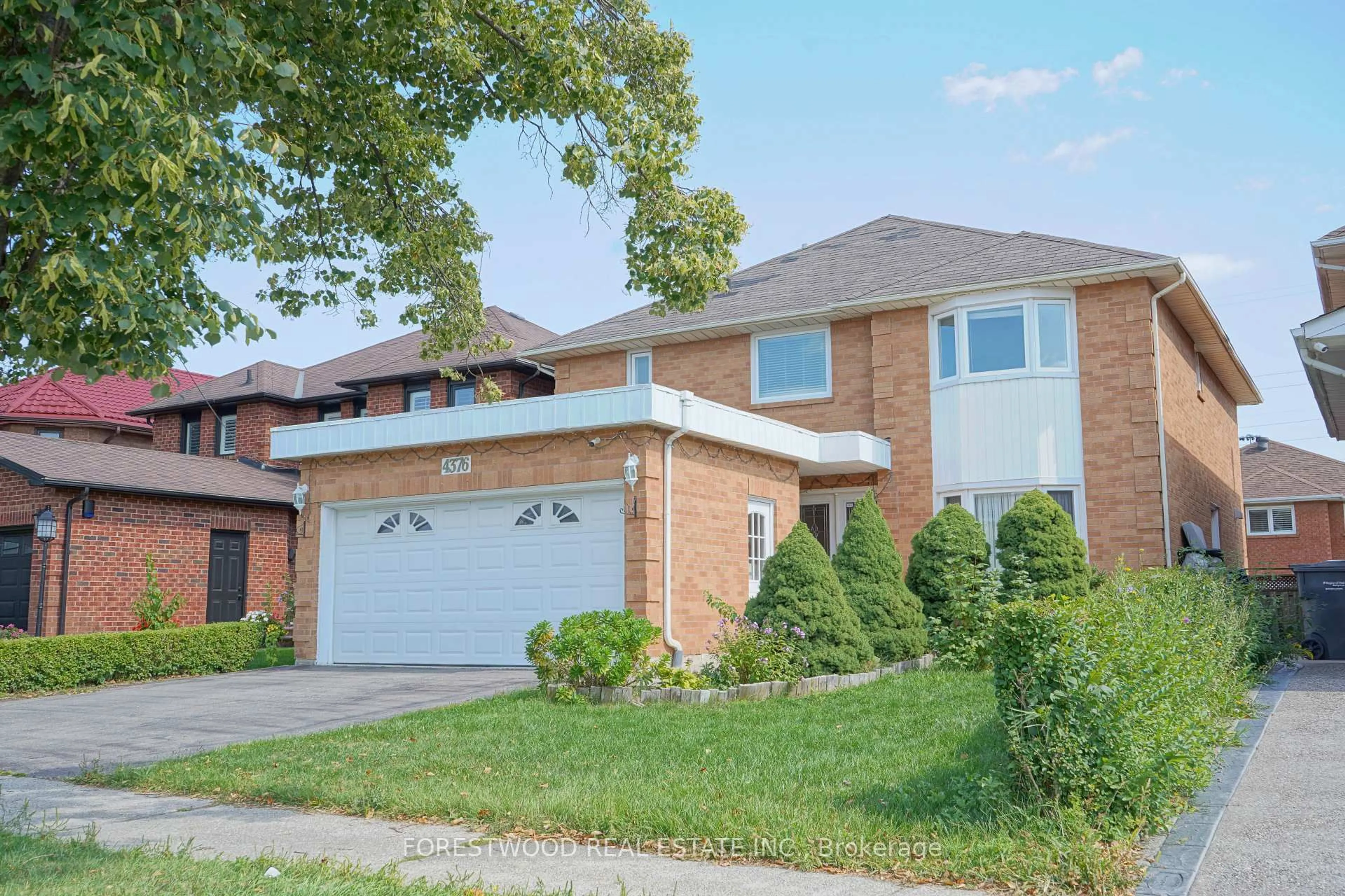 Home with brick exterior material, street for 4376 Guildwood Way, Mississauga Ontario L5R 2A4