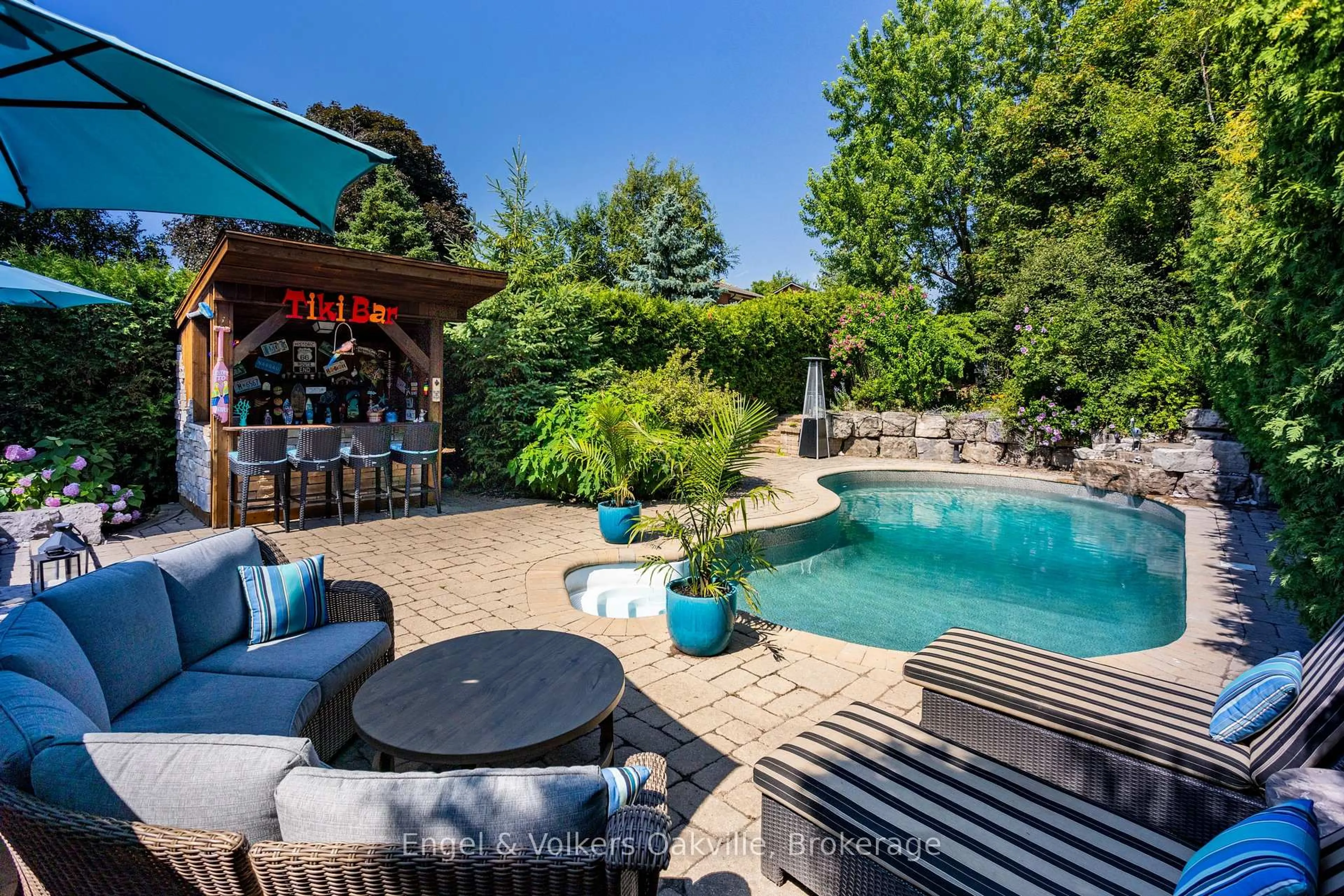 Patio, water/lake/river/ocean view for 1181 Grange Rd, Oakville Ontario L6H 1P8
