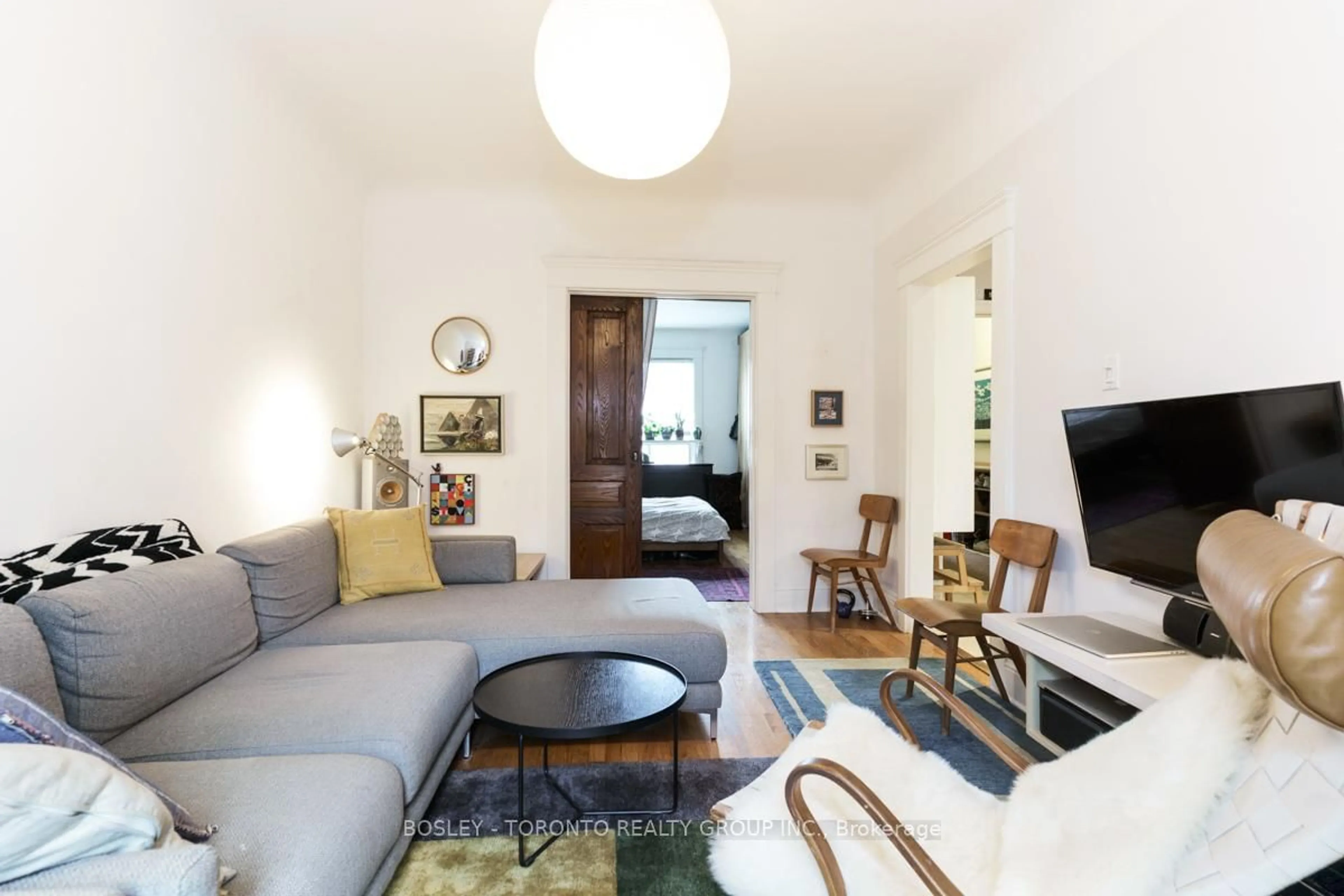 Living room with furniture, unknown for 62 Hallam St, Toronto Ontario M6H 1W6