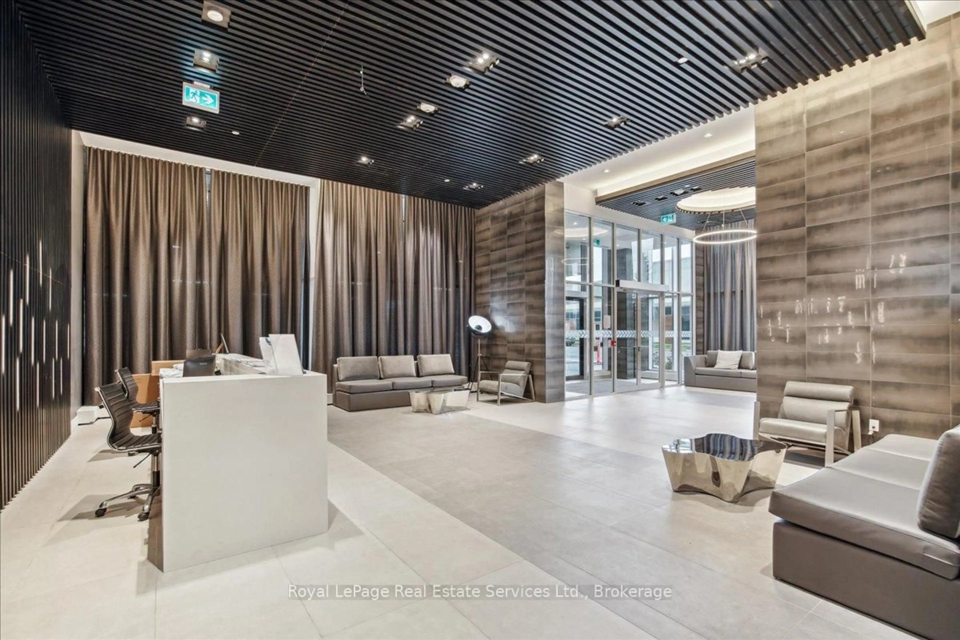 Lobby for 2489 Taunton Rd #1112, Oakville Ontario L6H 3R9