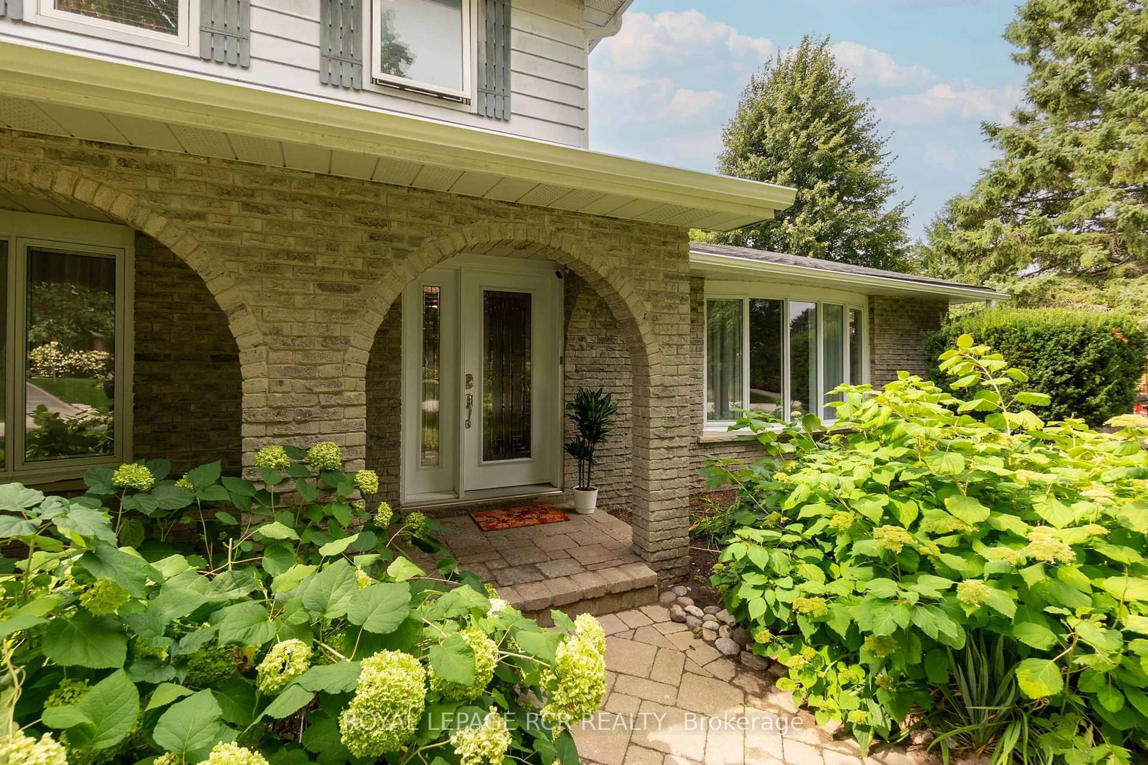 Home with brick exterior material, street for 45 Westview Cres, Caledon Ontario L7E 0E2