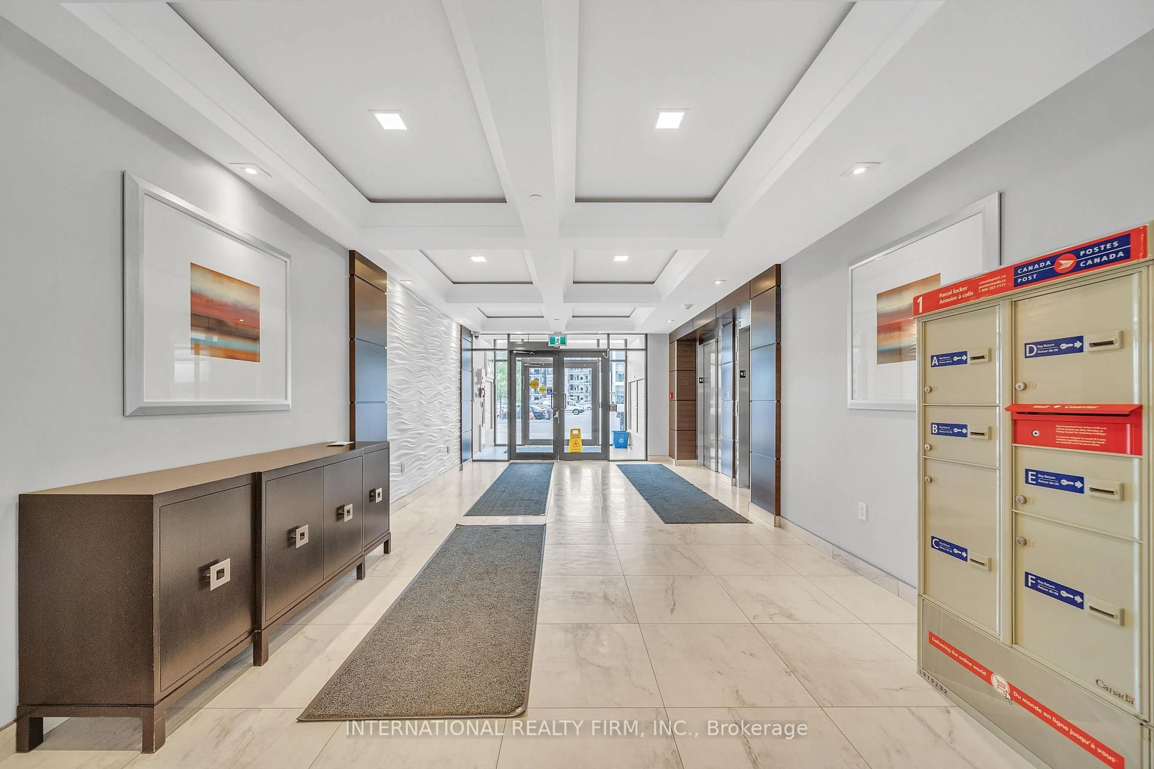 Indoor foyer for 640 Sauve St #209, Milton Ontario L9T 9A7