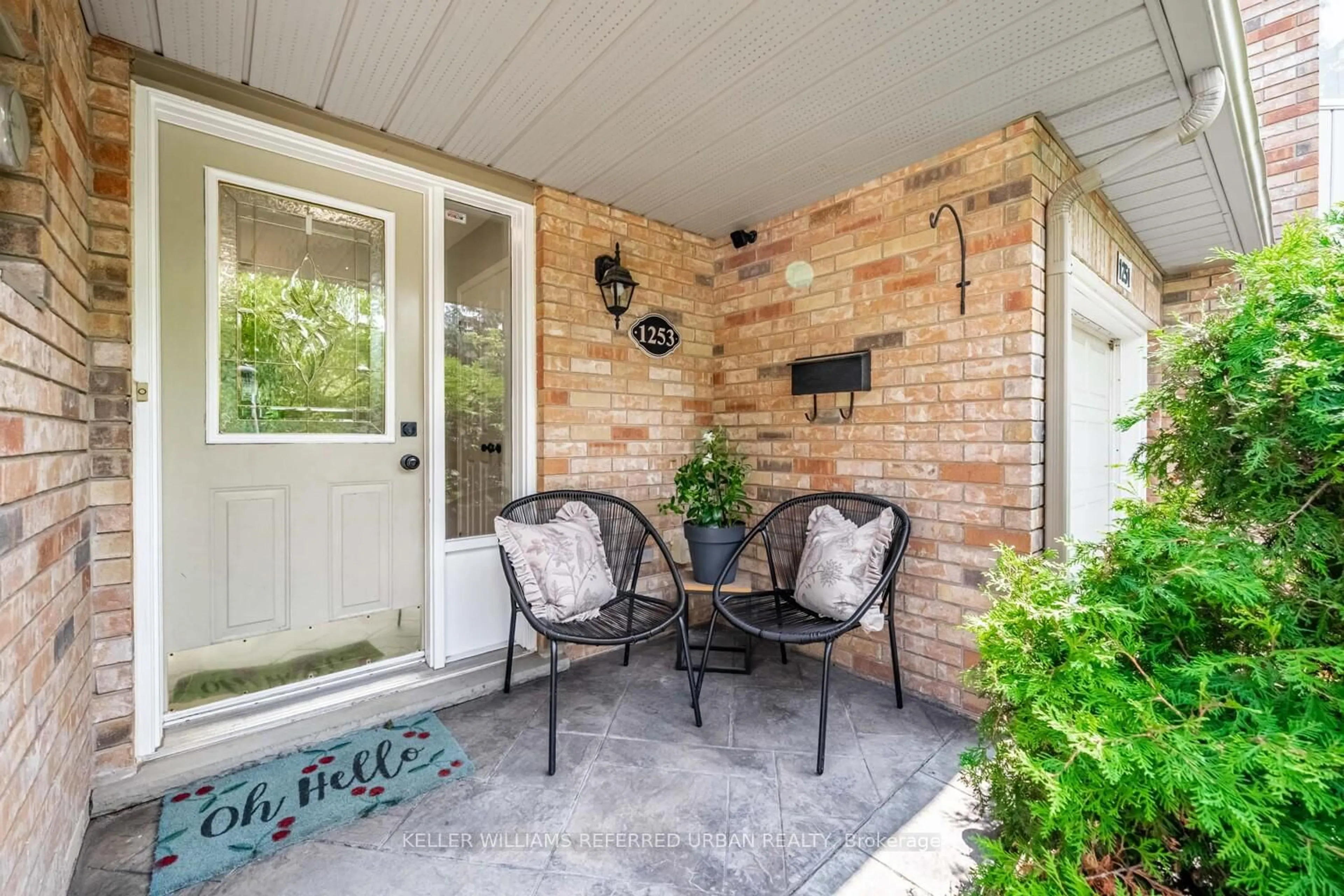 Patio, street for 1253 Walkers Line, Burlington Ontario L7M 4N8