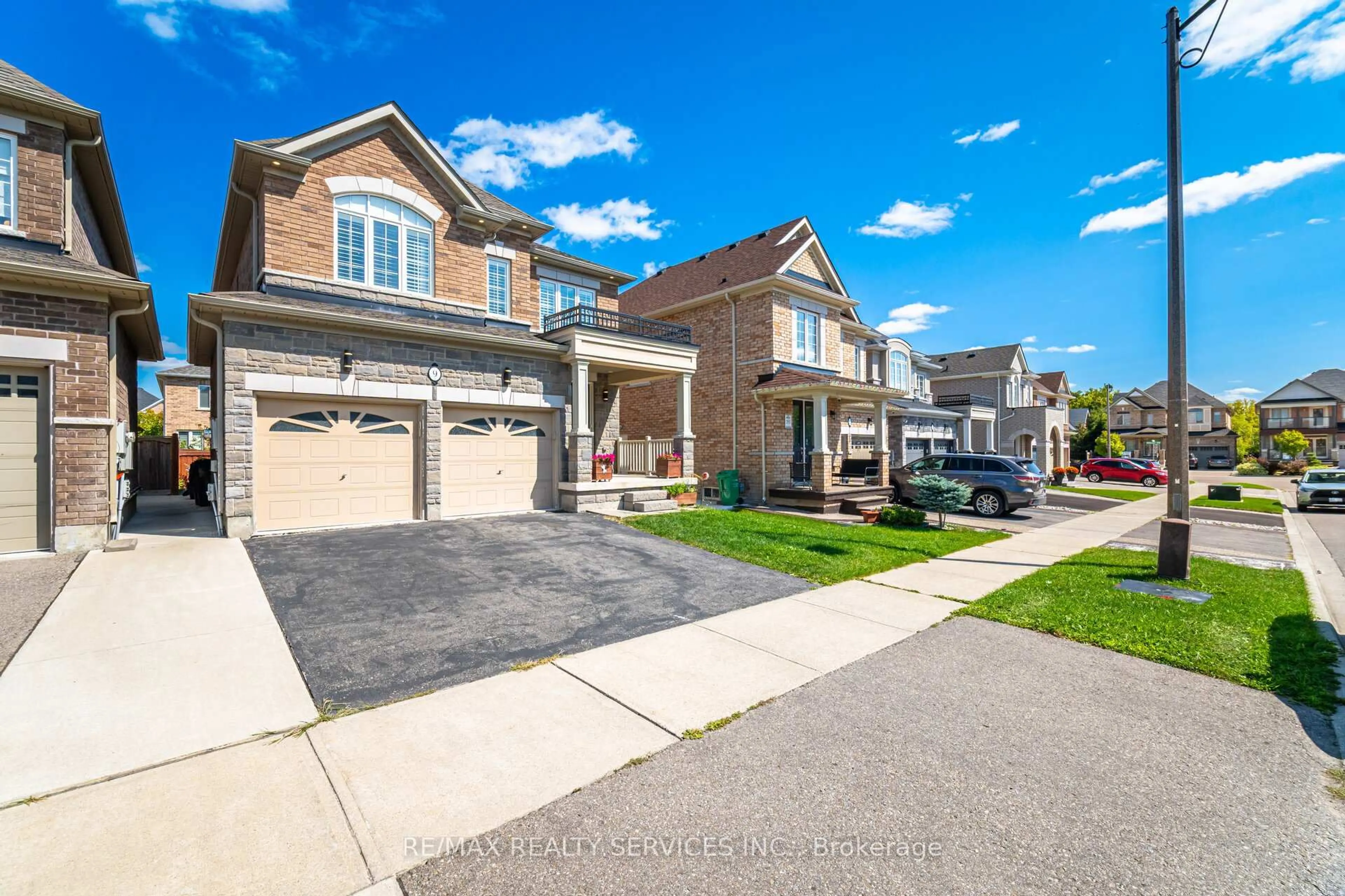 Unknown for 9 Meadowcreek Rd, Caledon Ontario L7C 3Y9