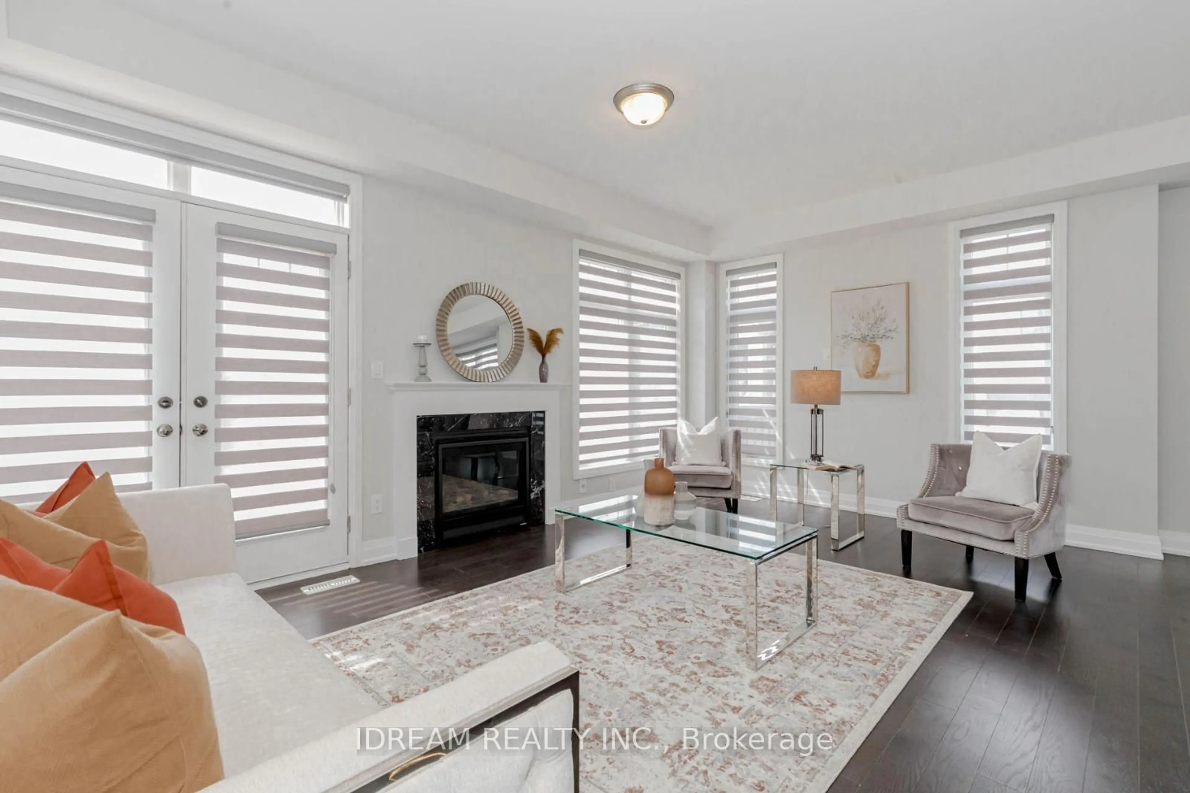 Living room with furniture, unknown for 73 Brushwood Dr, Brampton Ontario L6Y 6J4