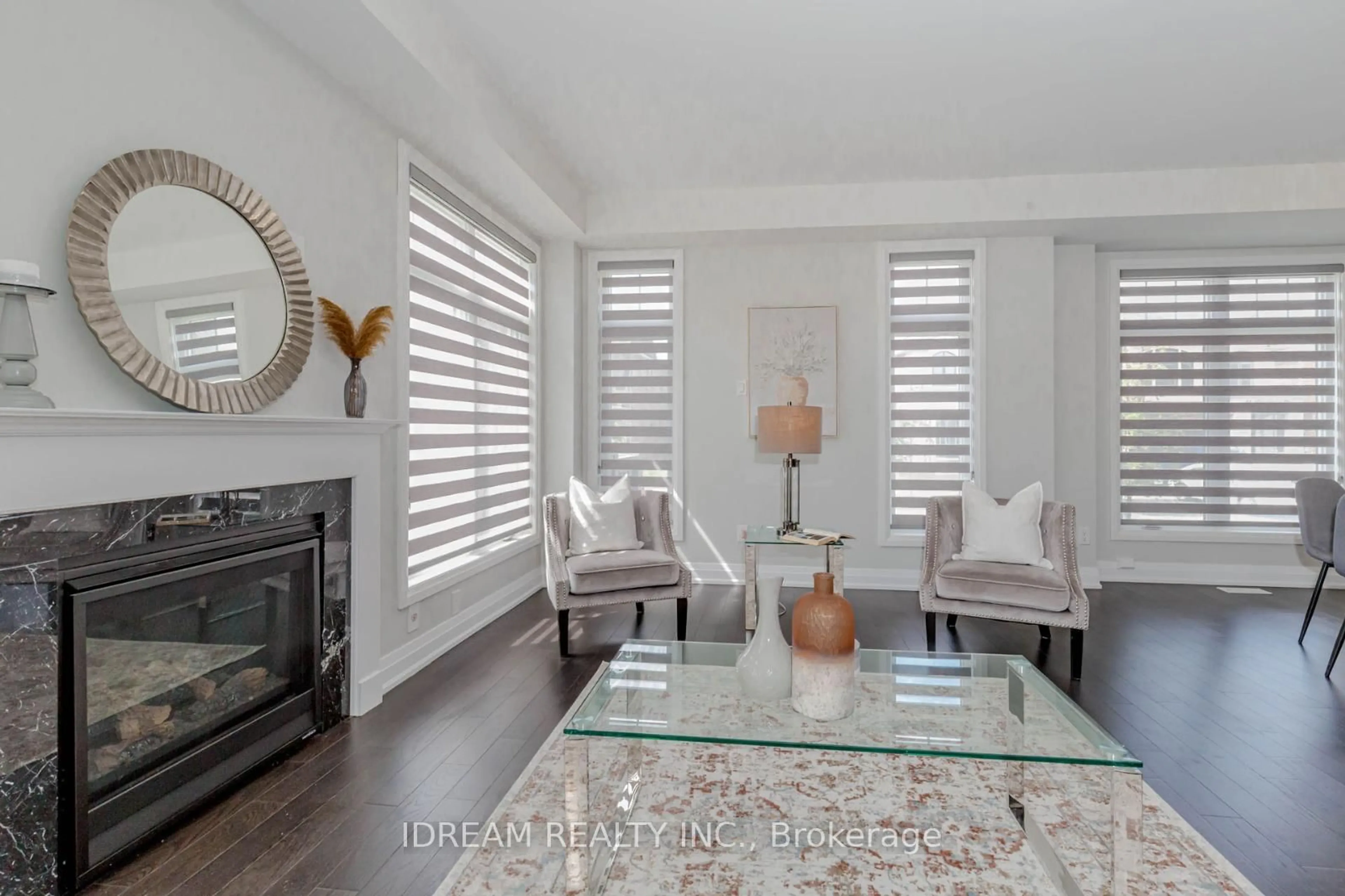 Living room with furniture, unknown for 73 Brushwood Dr, Brampton Ontario L6Y 6J4