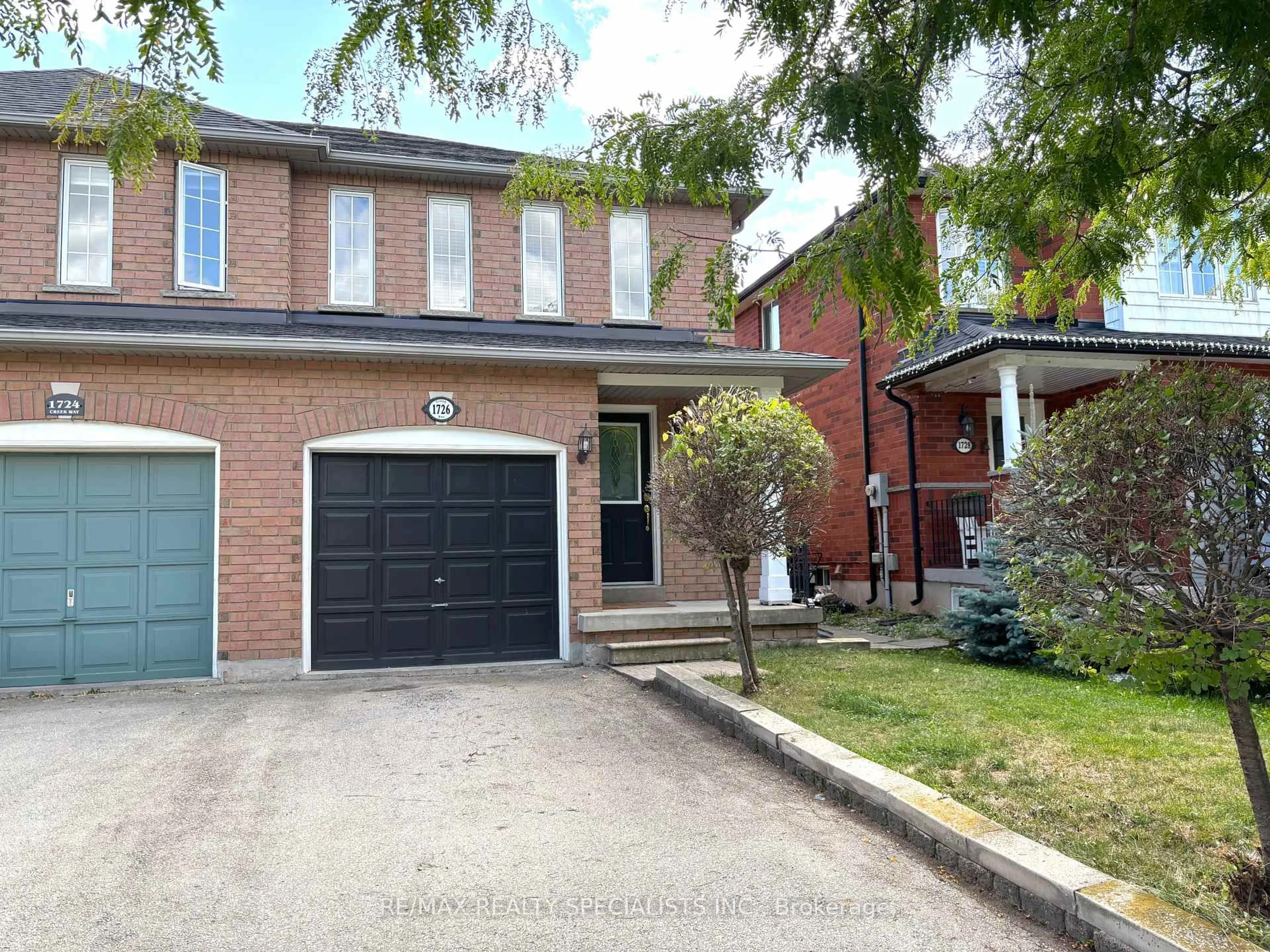 Home with brick exterior material, street for 1726 Creek Way, Burlington Ontario L7L 6R3