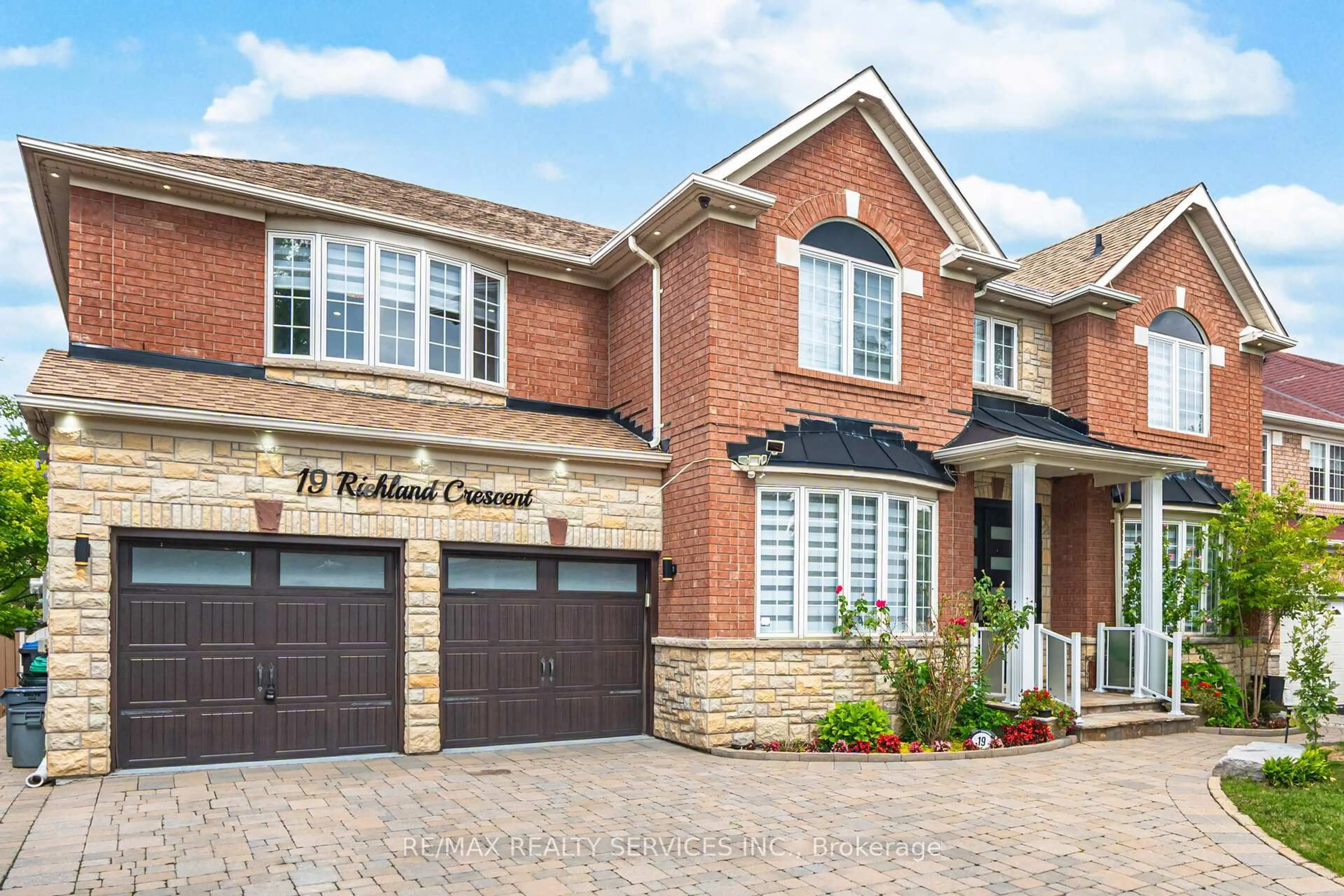 Home with brick exterior material, street for 19 Richland Cres, Brampton Ontario L6P 1M8