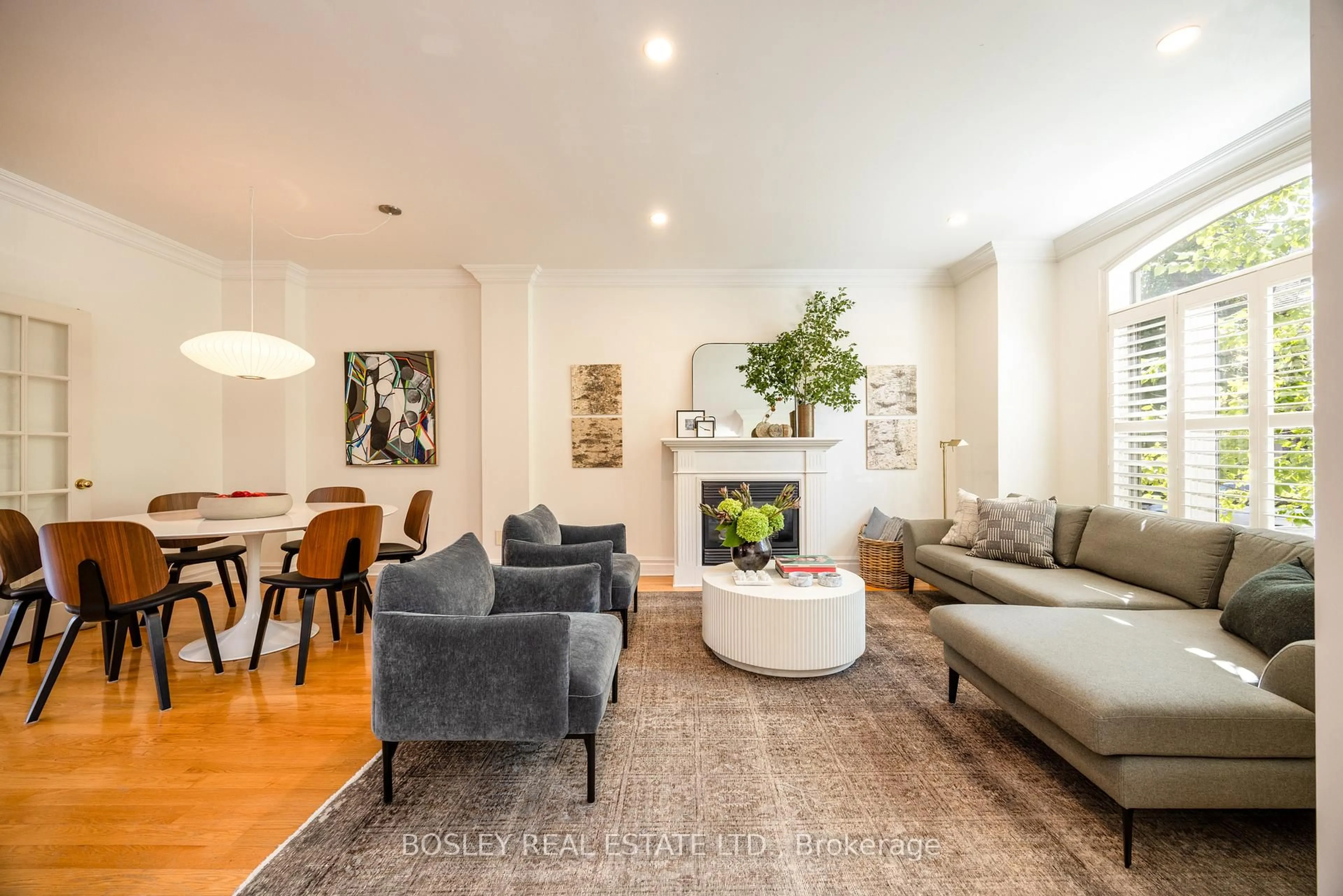 Living room with furniture, unknown for 5 Lukow Terr, Toronto Ontario M6R 3B7