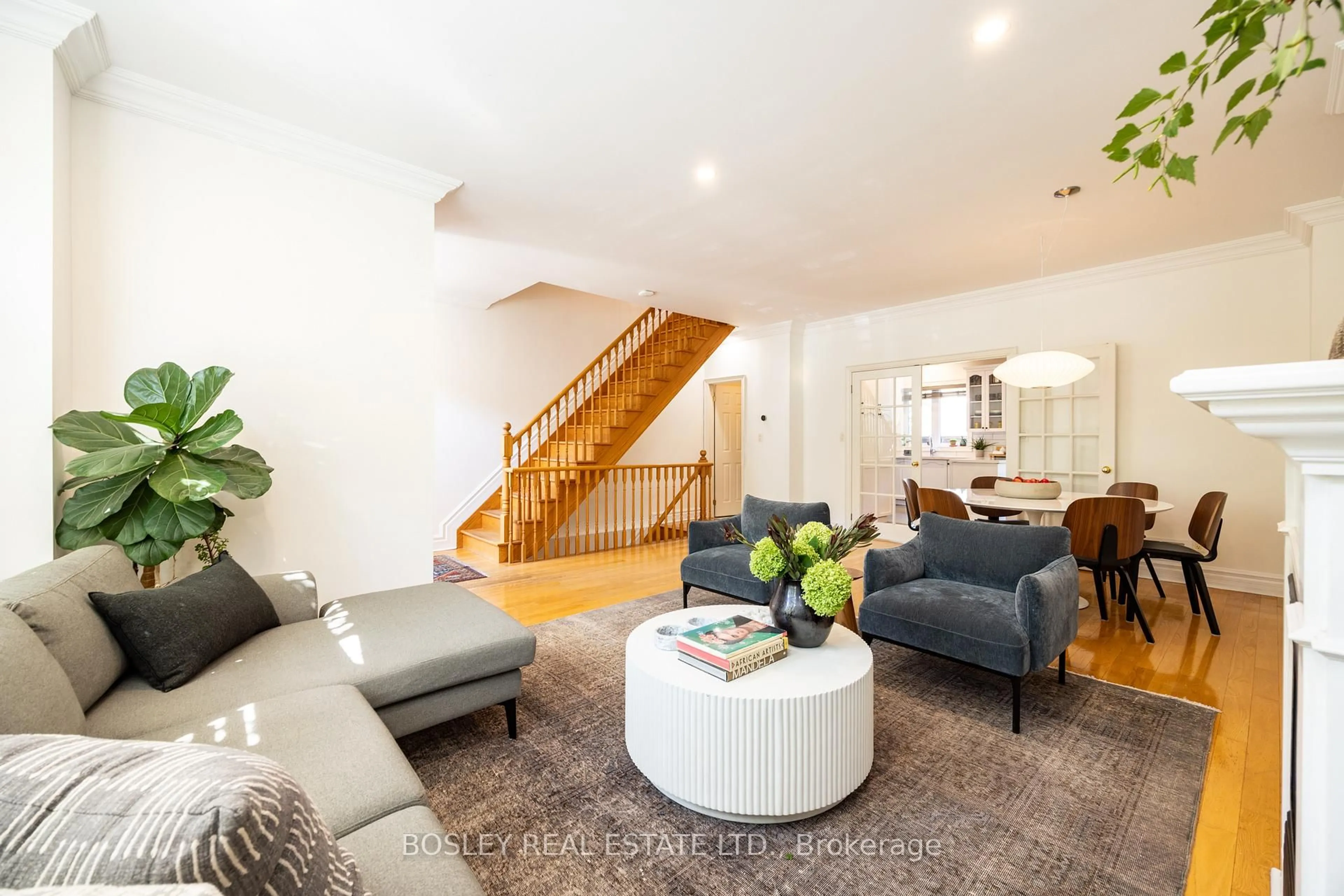 Living room with furniture, unknown for 5 Lukow Terr, Toronto Ontario M6R 3B7