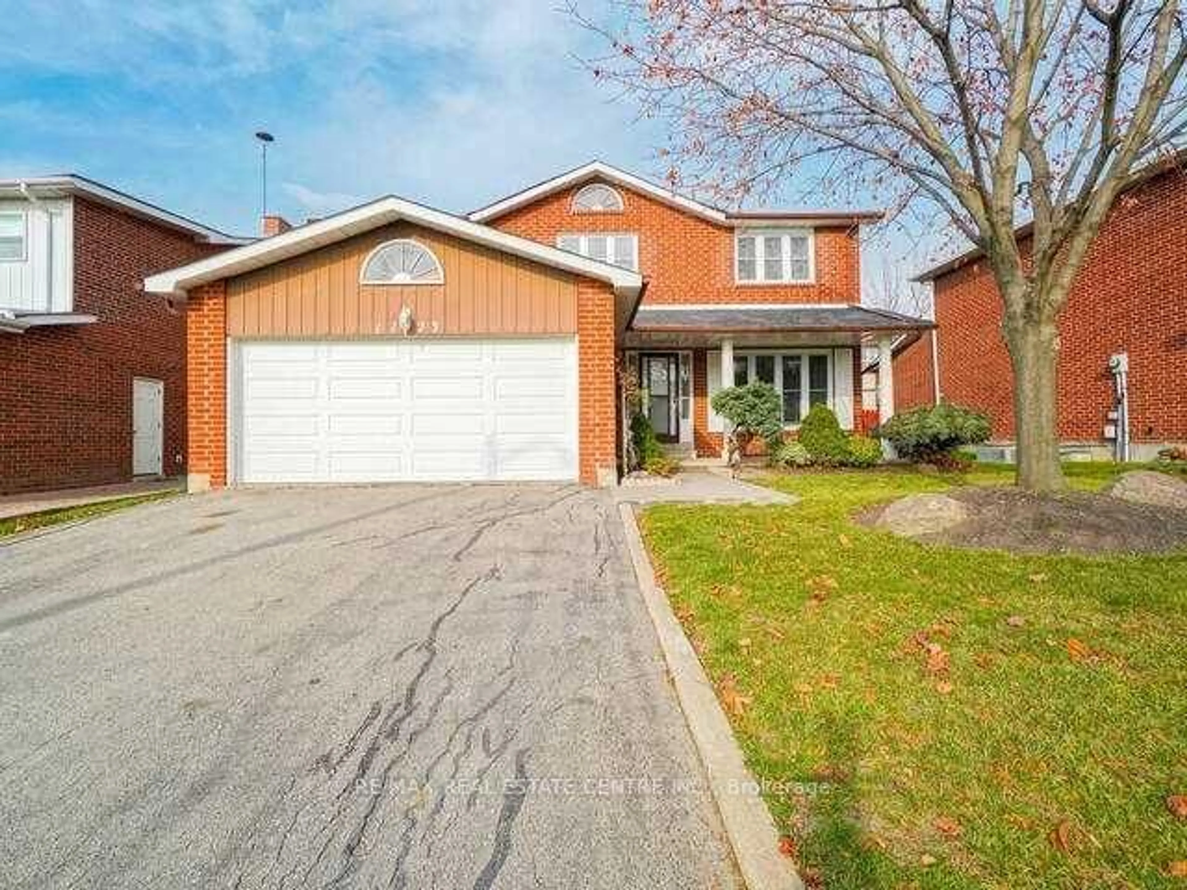 Home with brick exterior material, street for 1723 Chalkdene Grve, Mississauga Ontario L4W 2C2