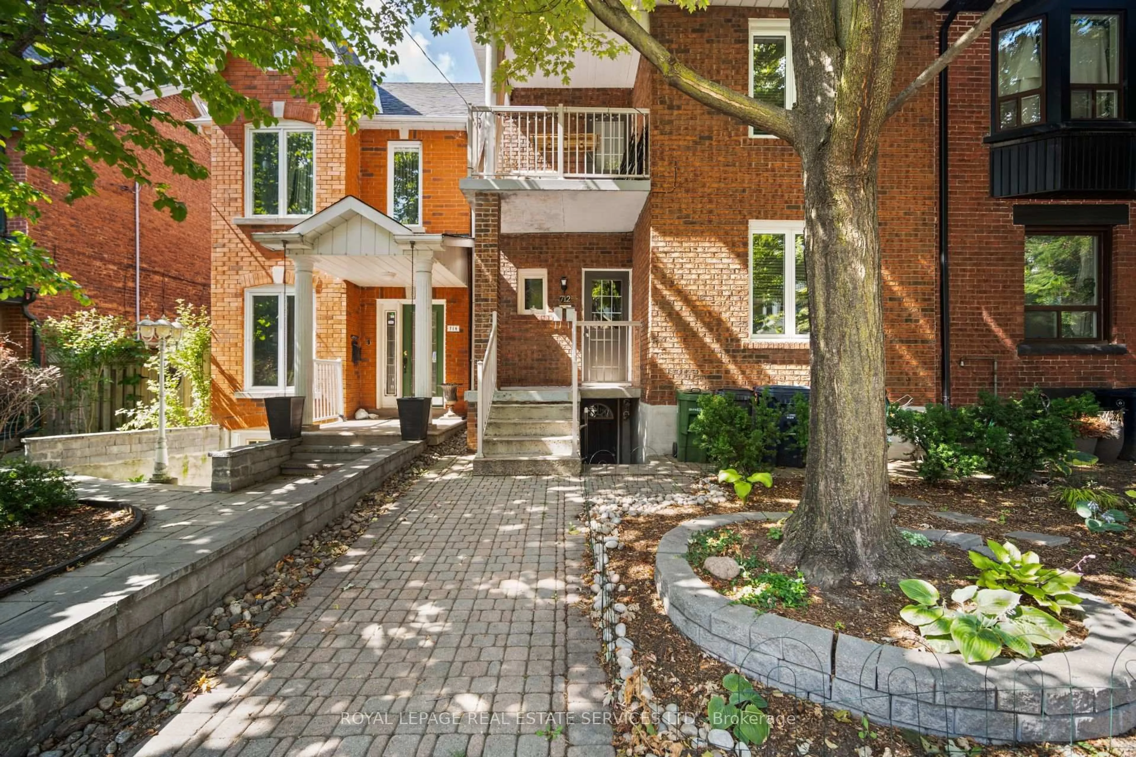 Patio, street for 712 Gladstone Ave, Toronto Ontario M6H 3J4