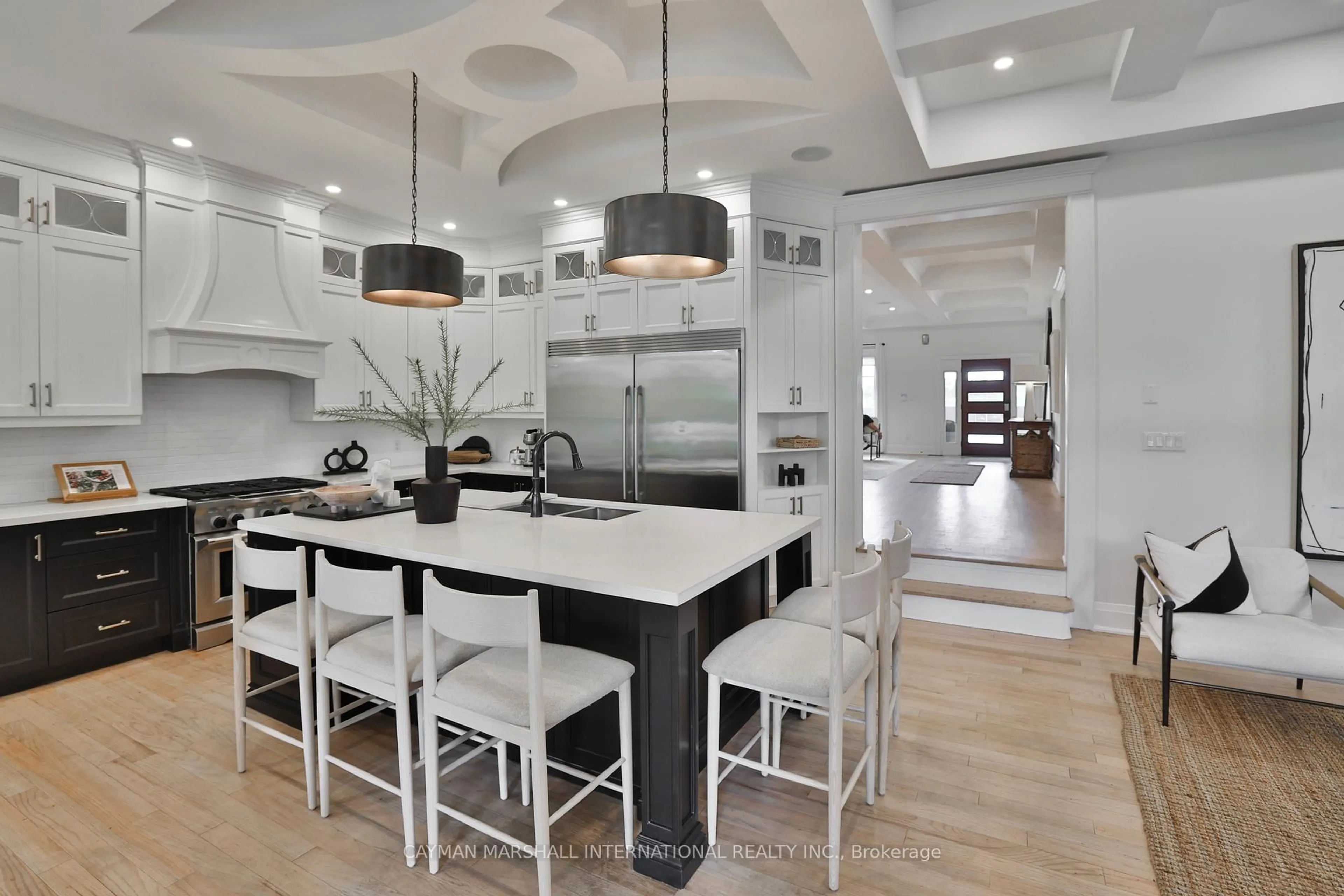 Contemporary kitchen, ceramic/tile floor for 43 Mississauga Rd, Mississauga Ontario L5H 2H3
