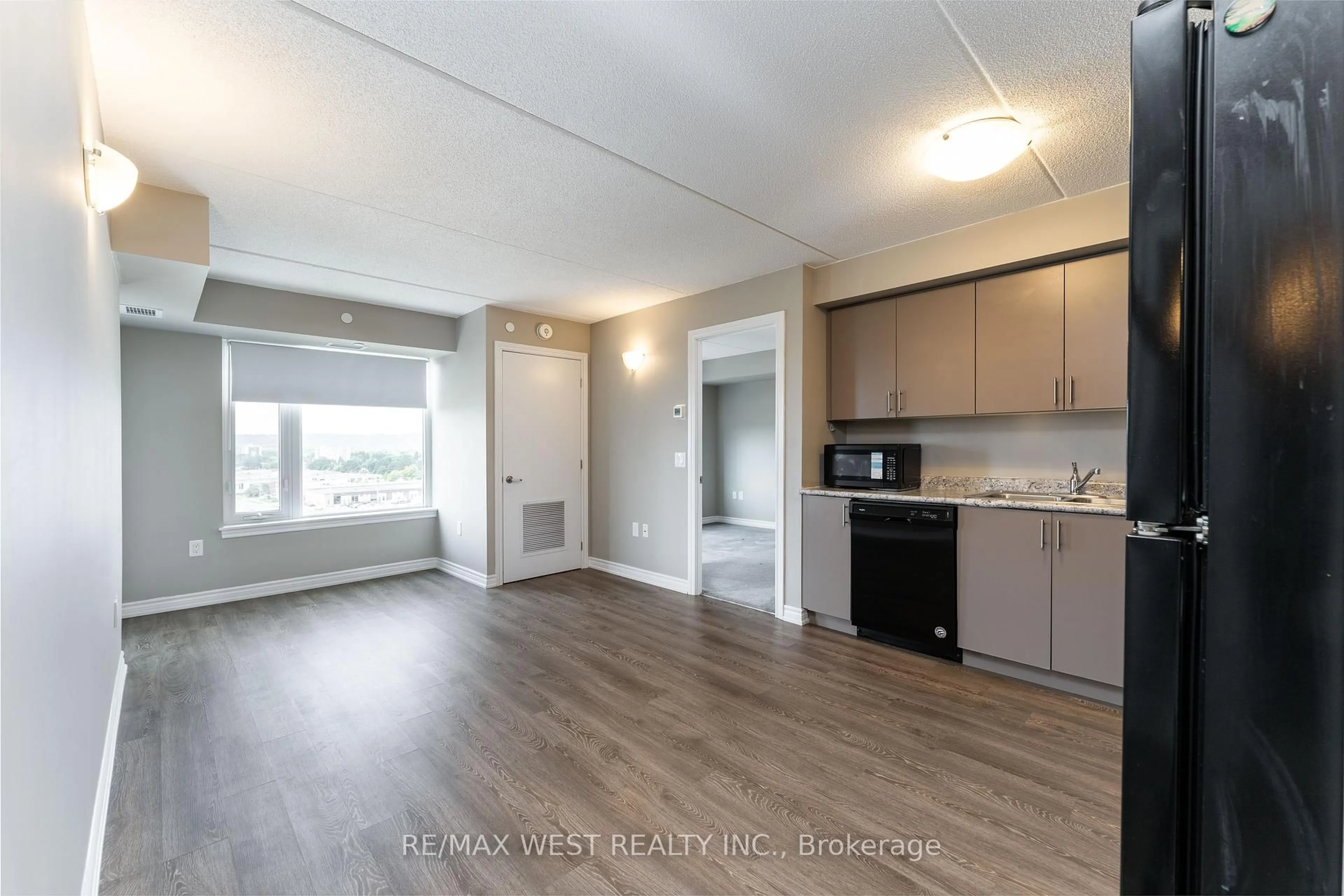 Open concept kitchen, unknown for 716 Main St St #910, Milton Ontario L9T 3P6