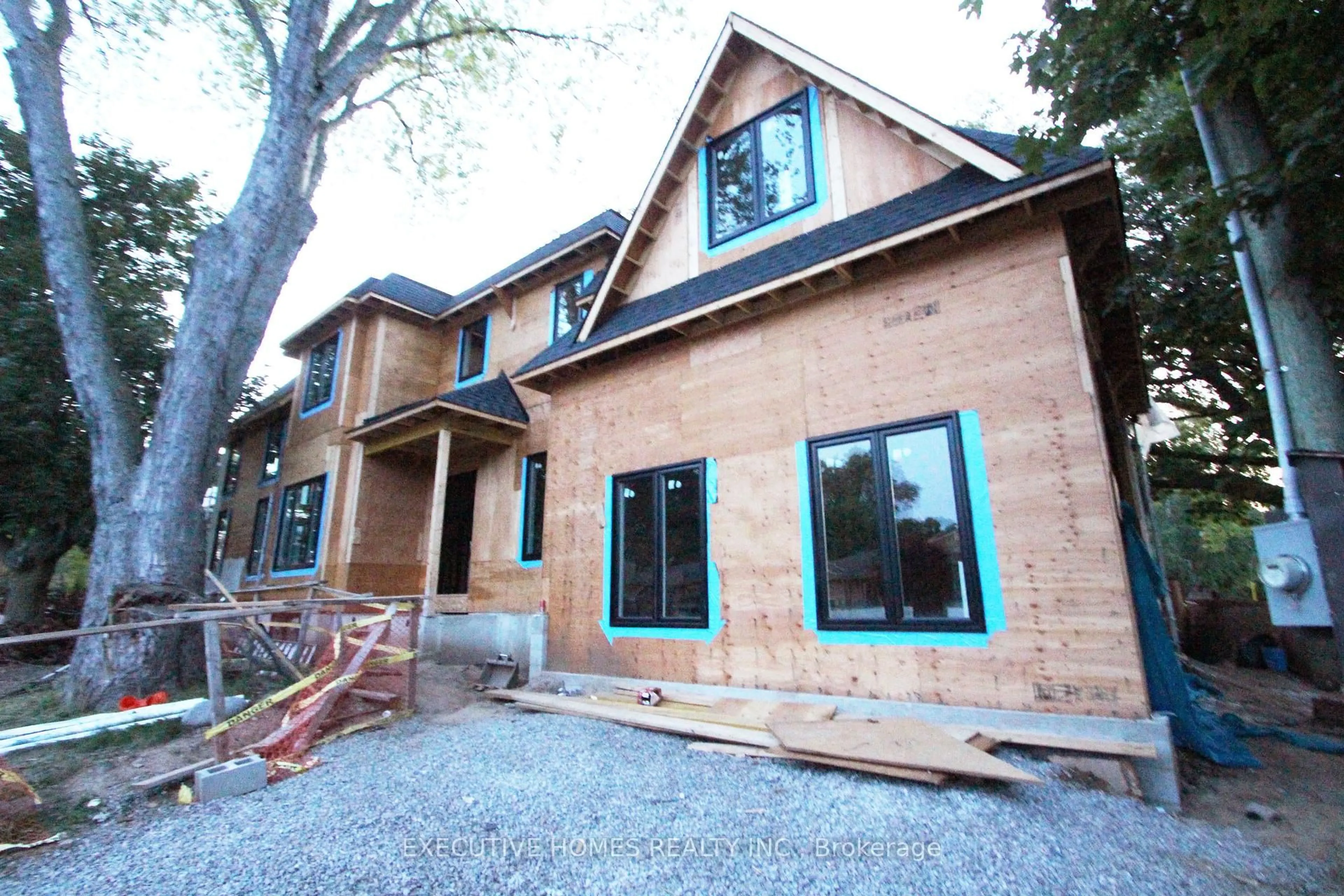 Home with brick exterior material, building for 576 Wingrove Cres, Oakville Ontario L6L 4R6