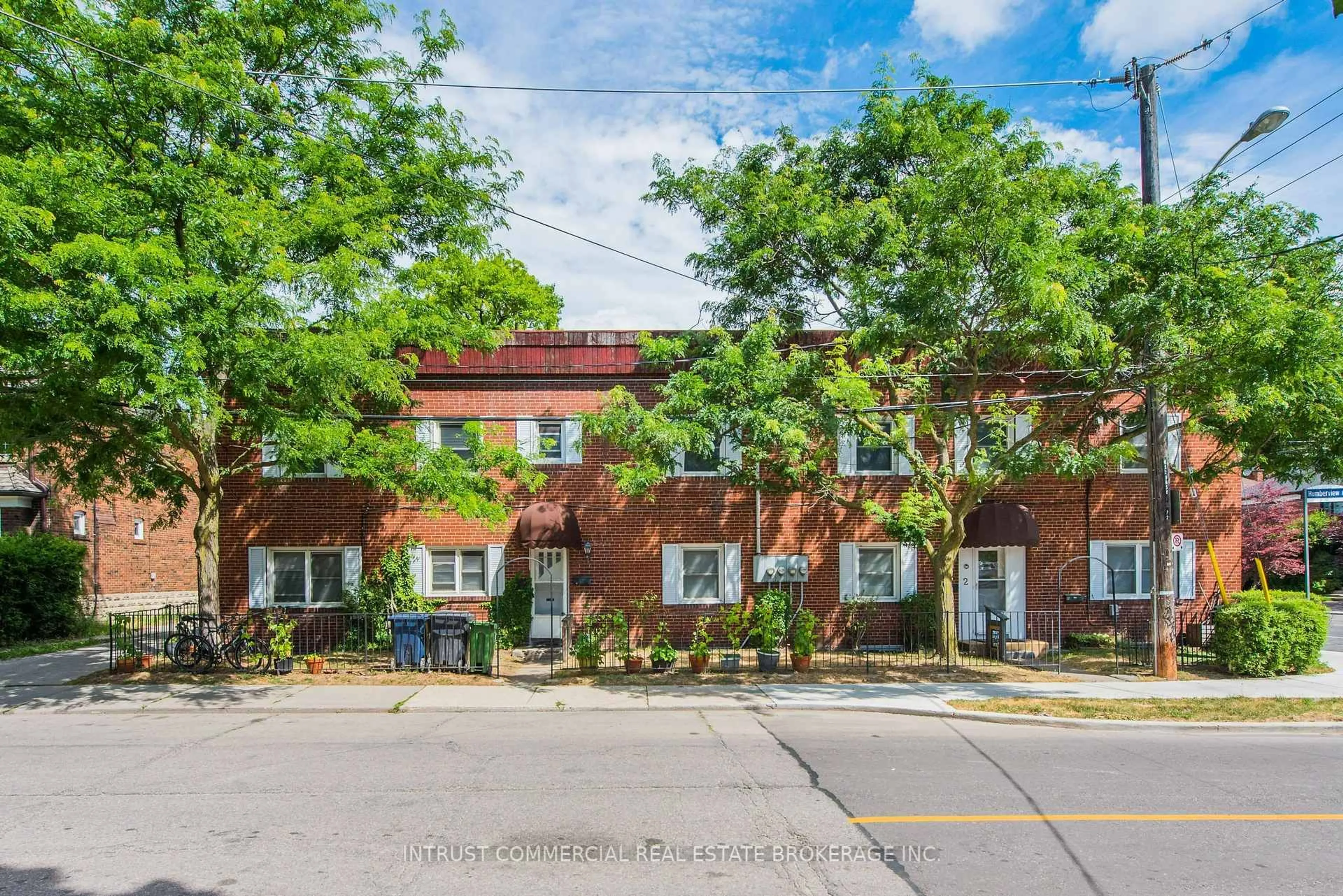 Home with brick exterior material, street for 200 Jane St, Toronto Ontario M6S 3Y9