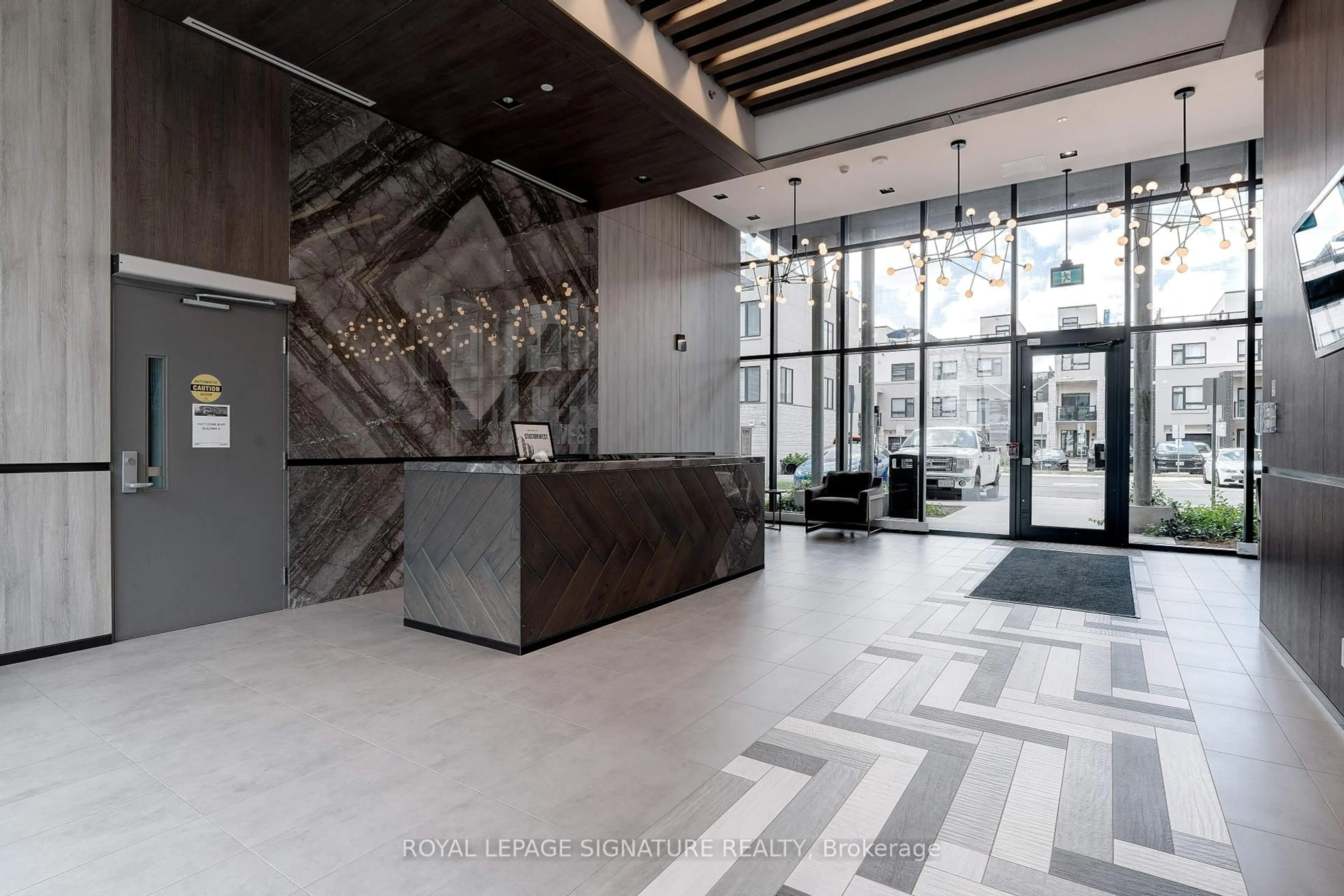Lobby for 1119 Cooke Blvd #B630, Burlington Ontario L7T 0C7