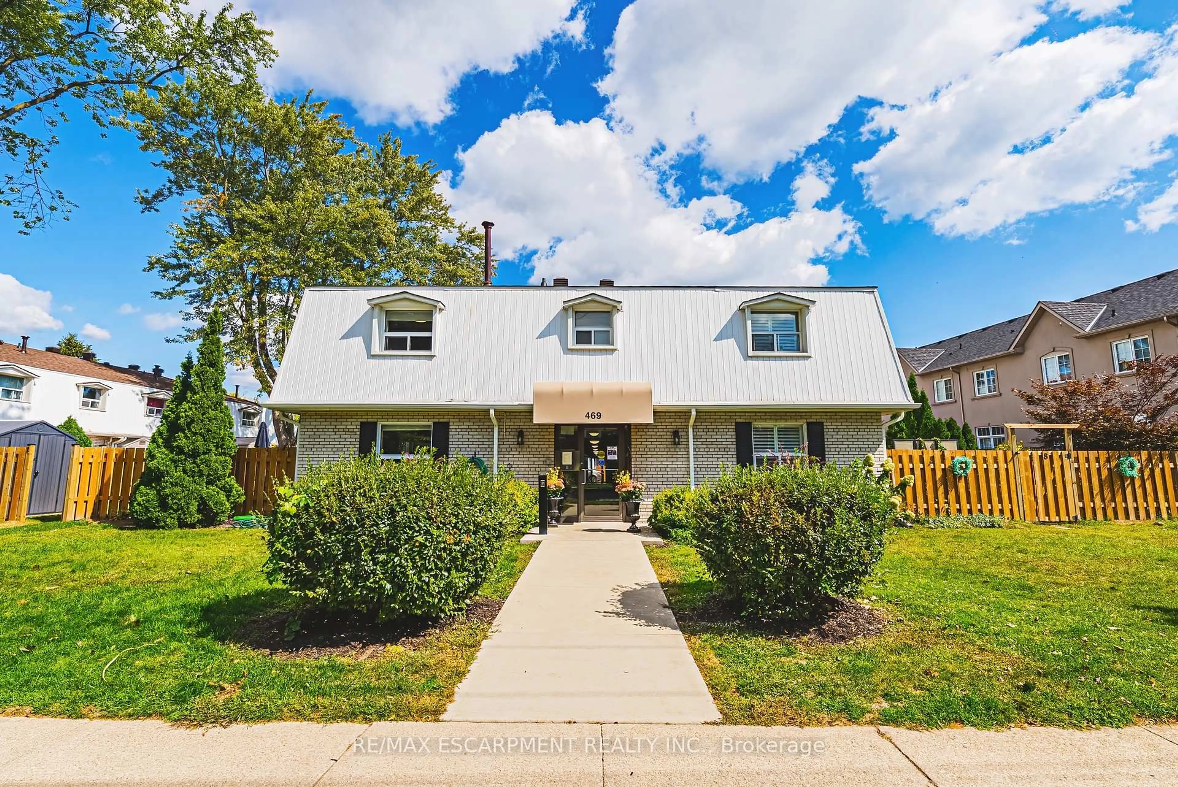 Unknown for 469 Claridge Rd #1, Burlington Ontario L7N 2S1