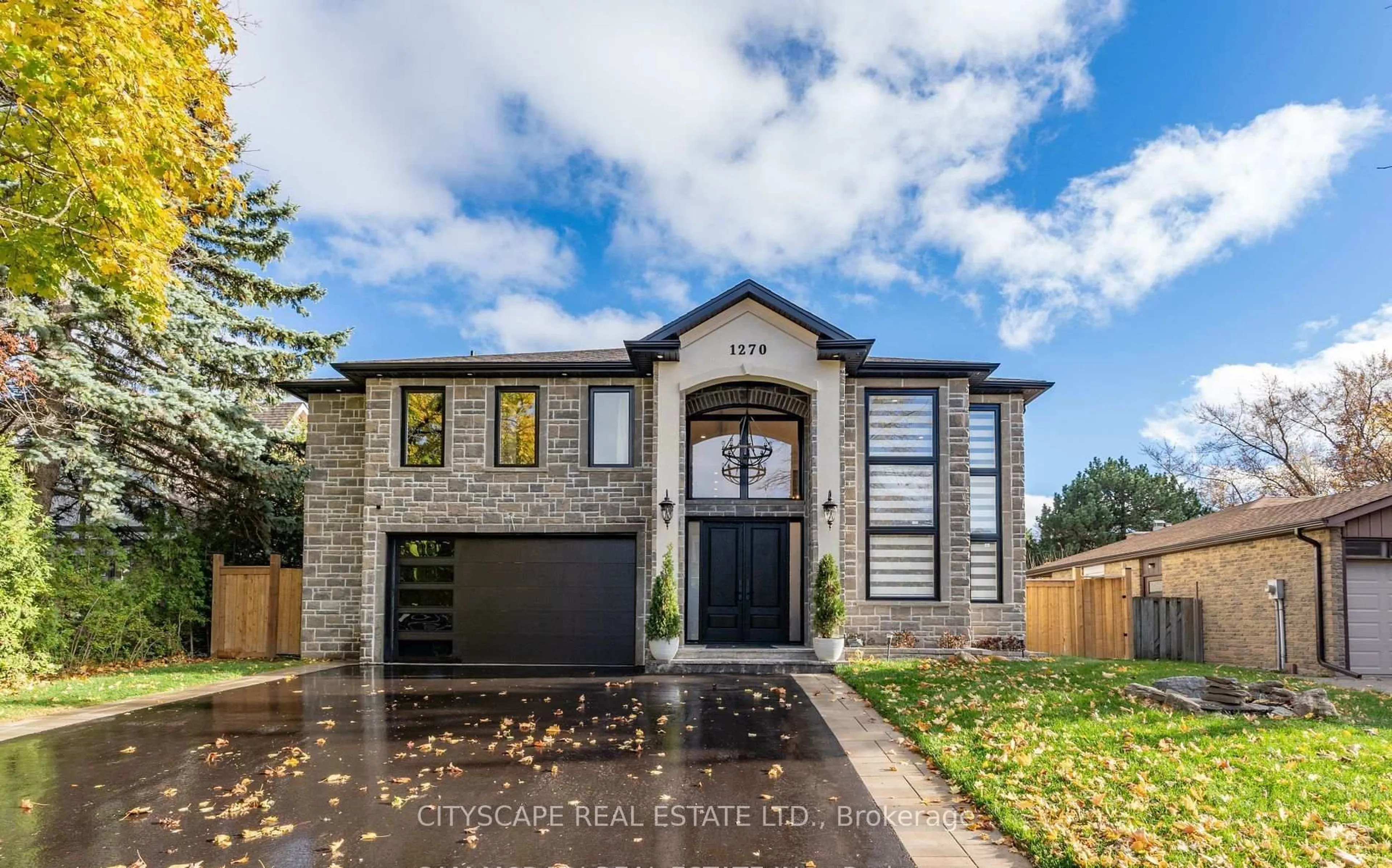 Home with brick exterior material, street for 1270 Saginaw Cres, Mississauga Ontario L5H 4B8
