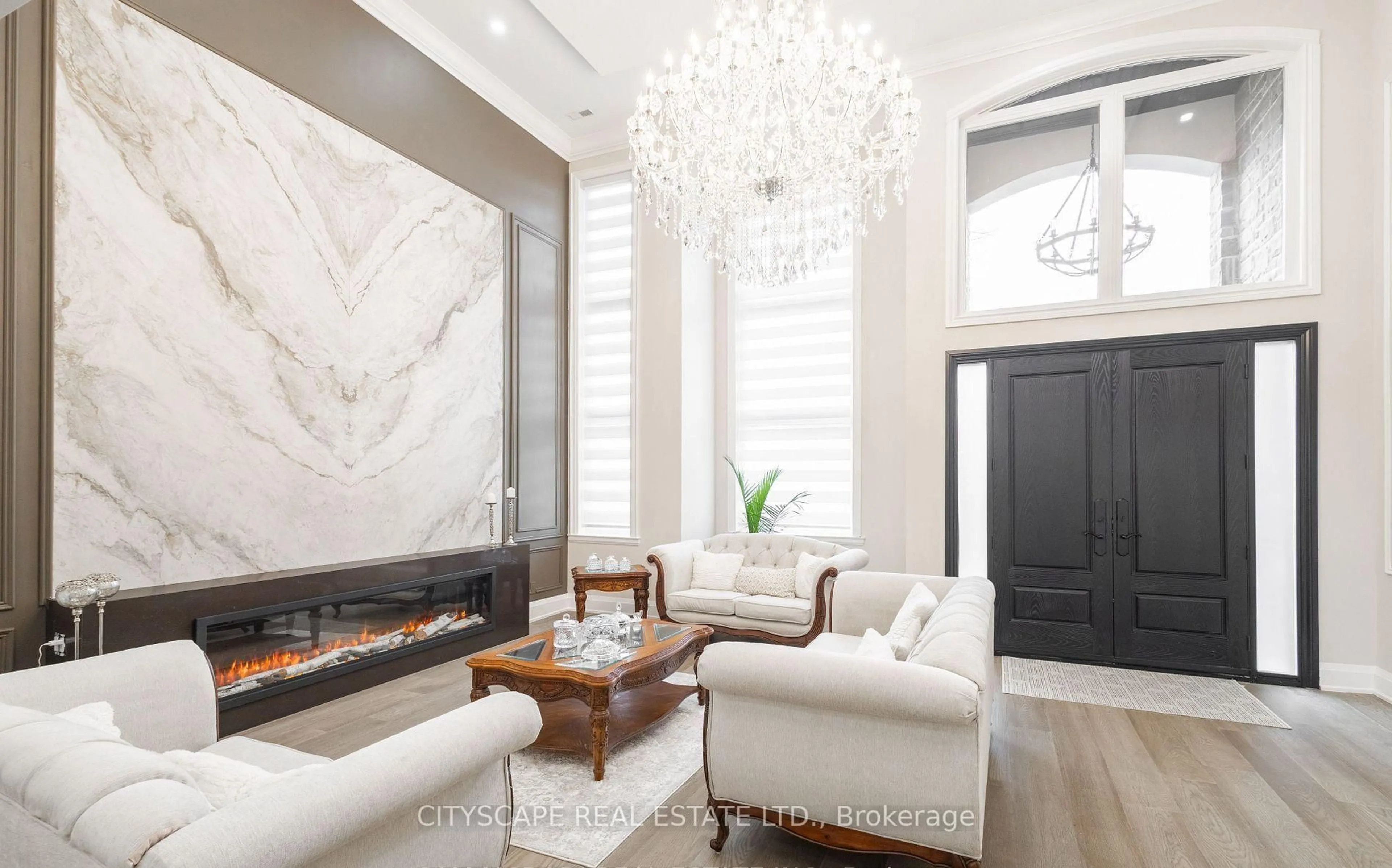 Living room with furniture, ceramic/tile floor for 1270 Saginaw Cres, Mississauga Ontario L5H 4B8