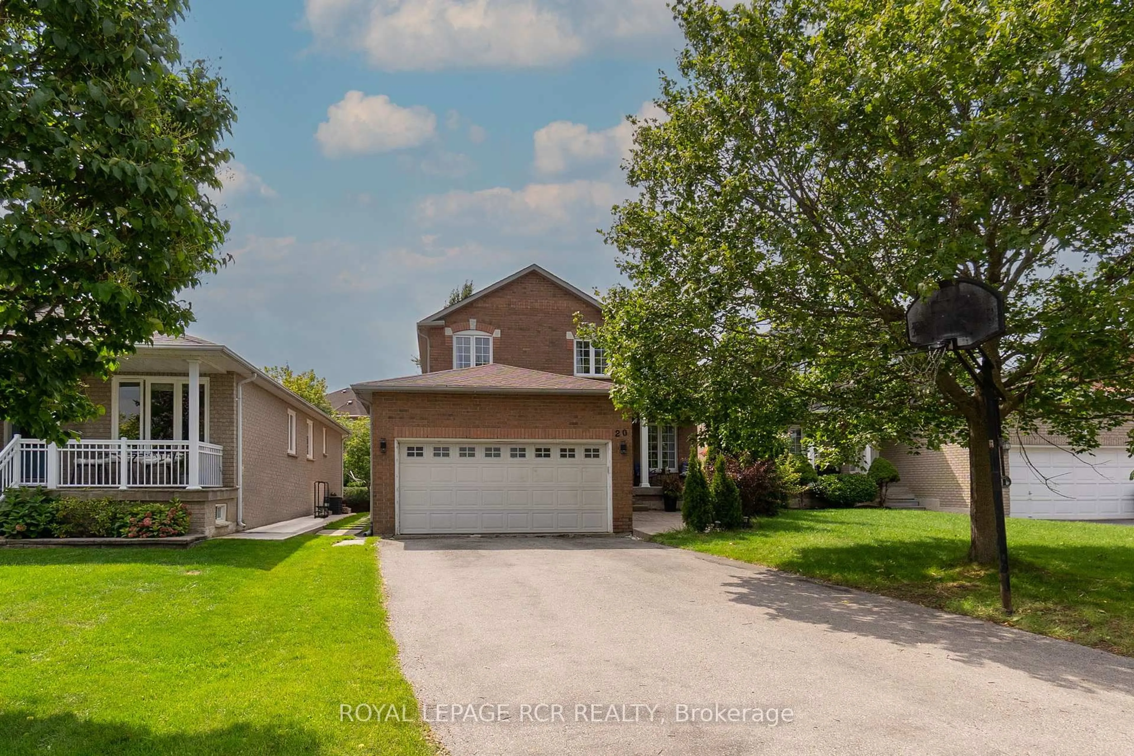 A pic from outside/outdoor area/front of a property/back of a property/a pic from drone, street for 20 Marnet Crt, Caledon Ontario L7E 1R1