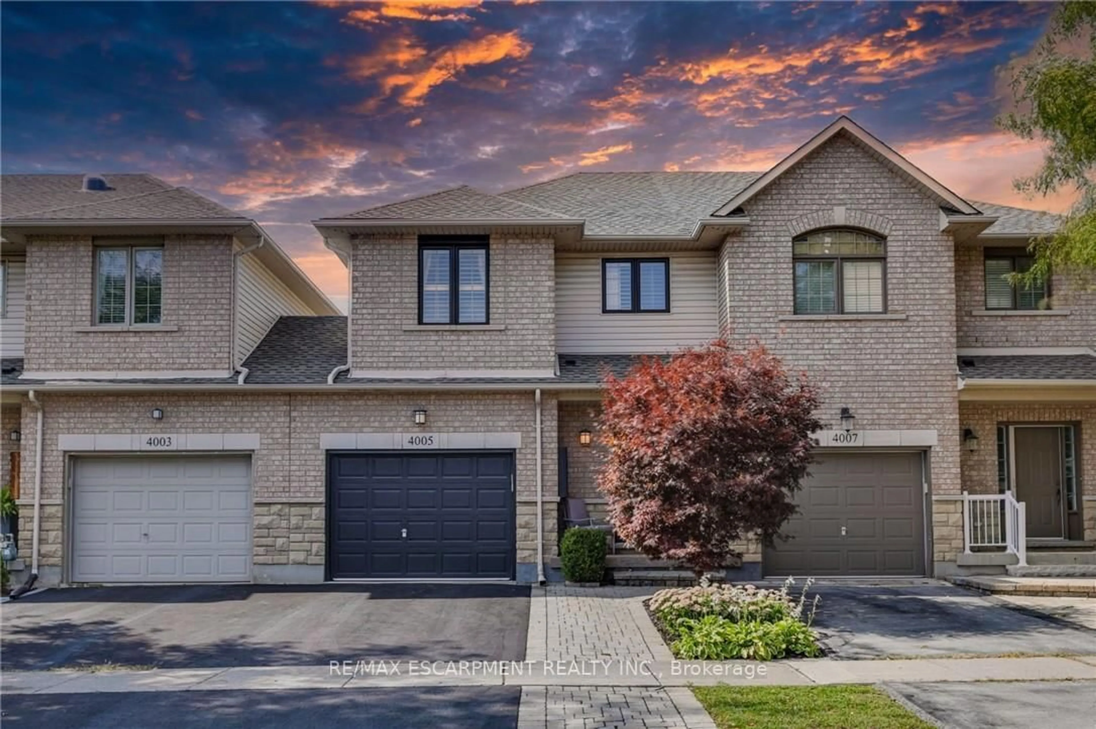 Home with brick exterior material, street for 4005 Alexan Cres, Burlington Ontario L7M 5A8