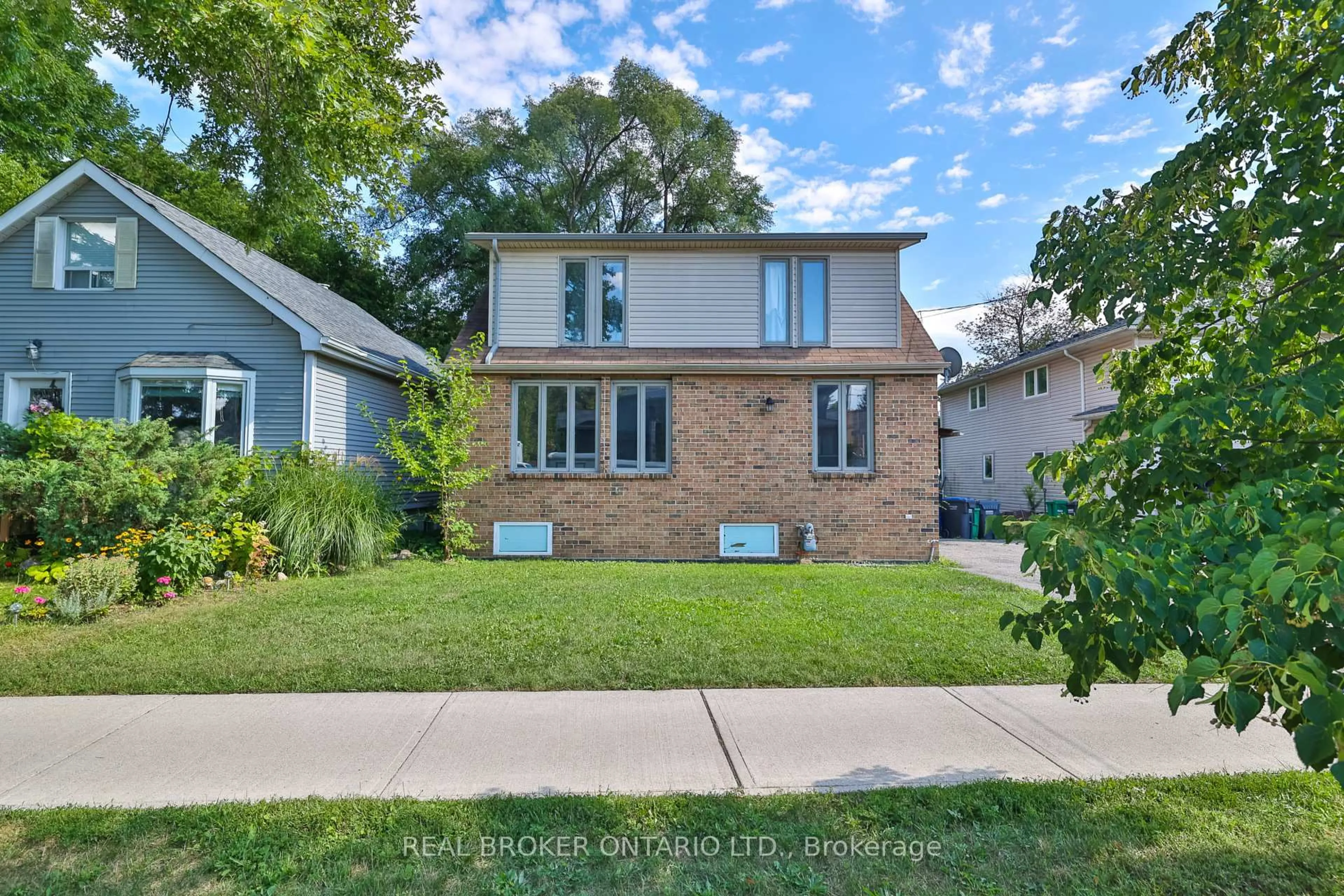 Home with brick exterior material, street for 446 Orano Ave, Mississauga Ontario L5G 2B9
