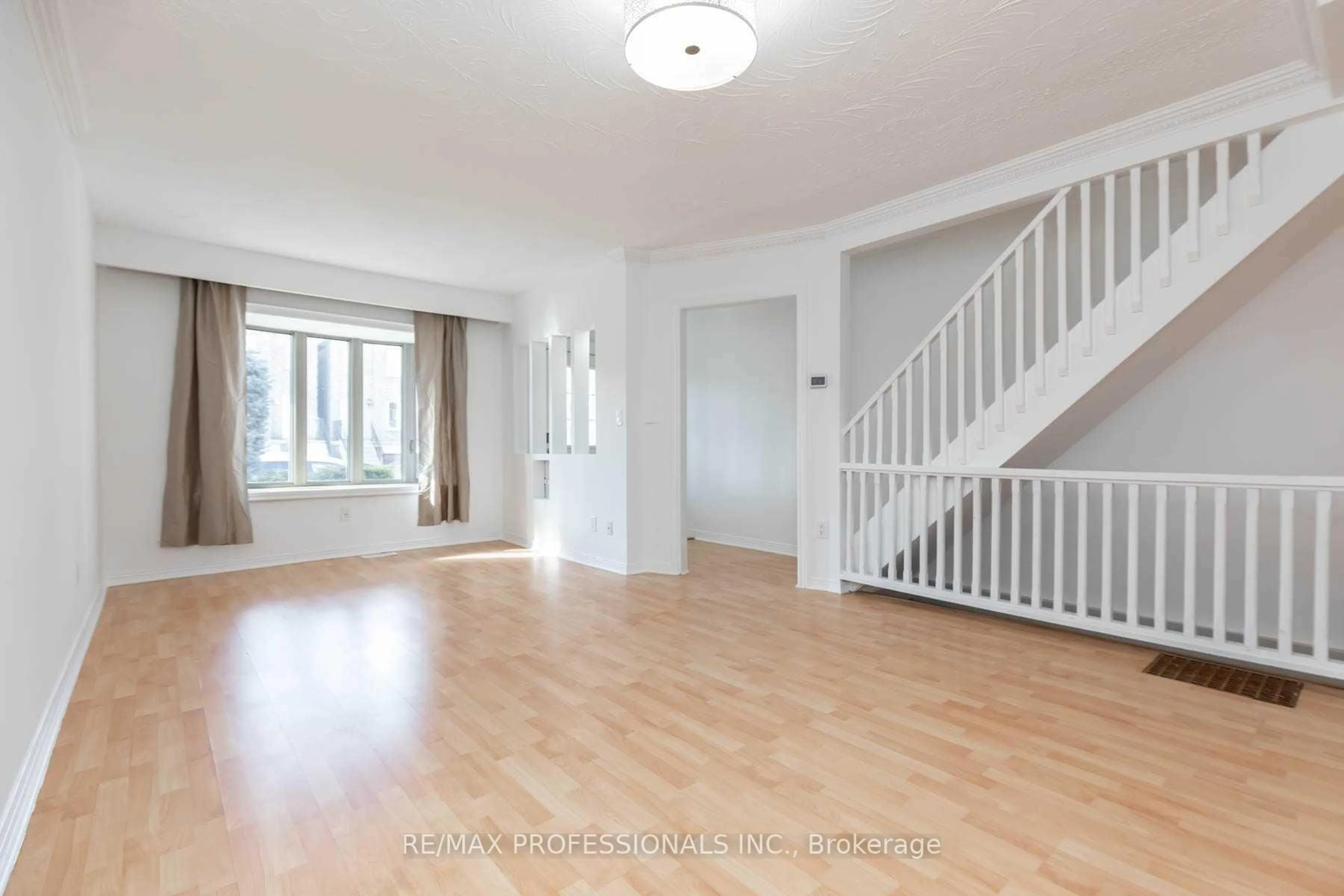 Unknown for 5 Teston Blvd, Toronto Ontario M6N 4R9