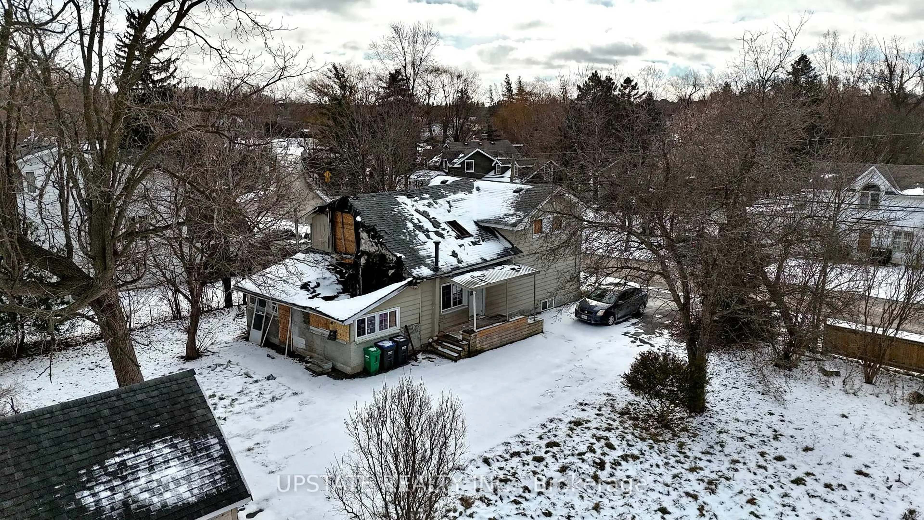 A pic from outside/outdoor area/front of a property/back of a property/a pic from drone, unknown for 7749 Churchville Rd, Brampton Ontario L6Y 0H3