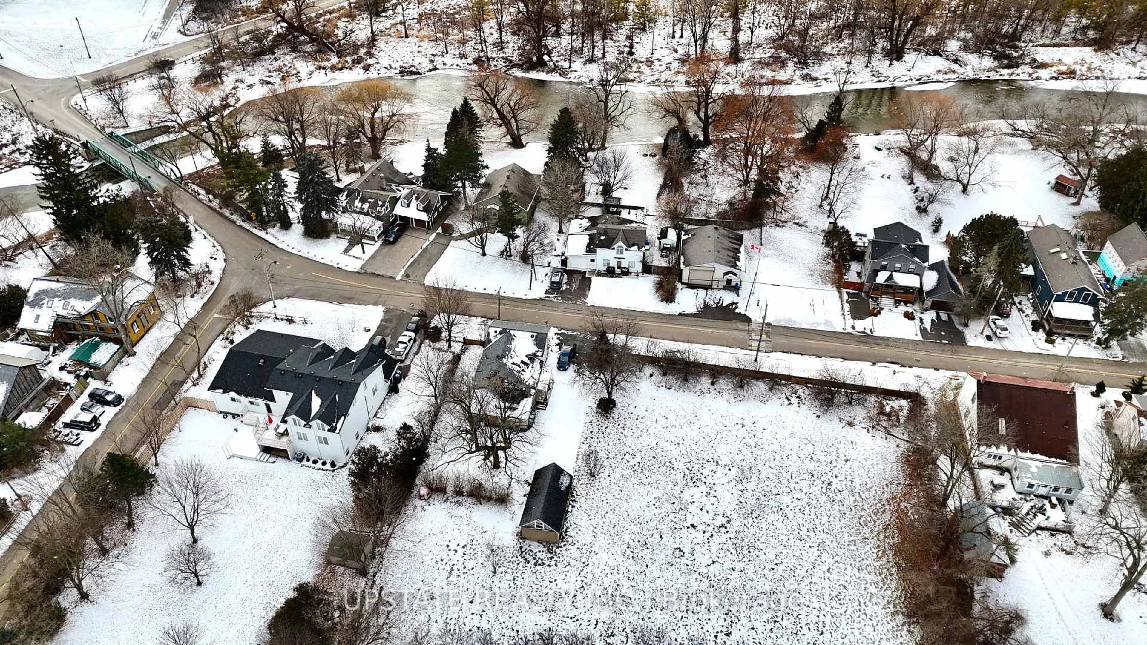 A pic from outside/outdoor area/front of a property/back of a property/a pic from drone, street for 7749 Churchville Rd, Brampton Ontario L6Y 0H3