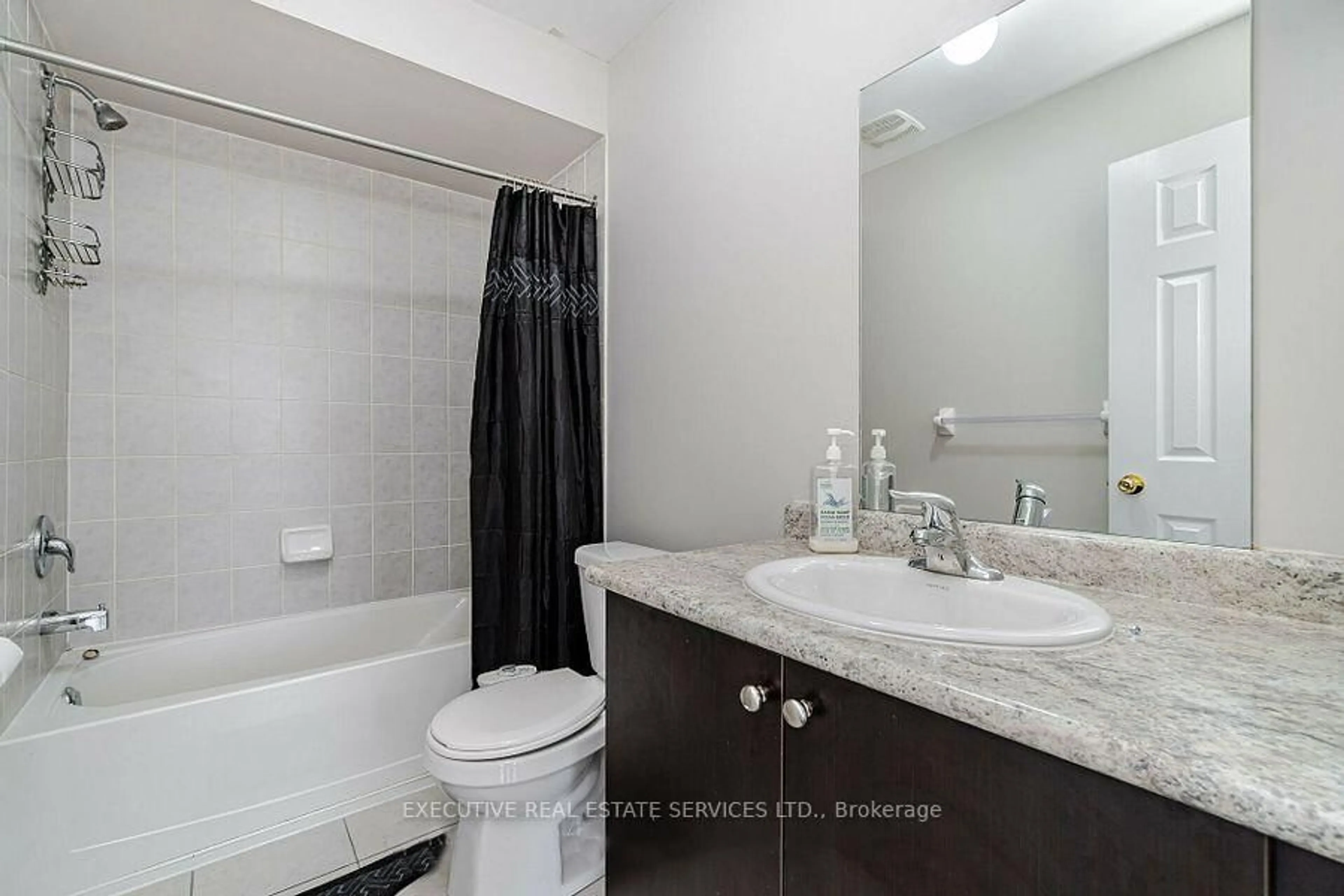 Standard bathroom, unknown for 36 Cookview Dr, Brampton Ontario L6R 3T6