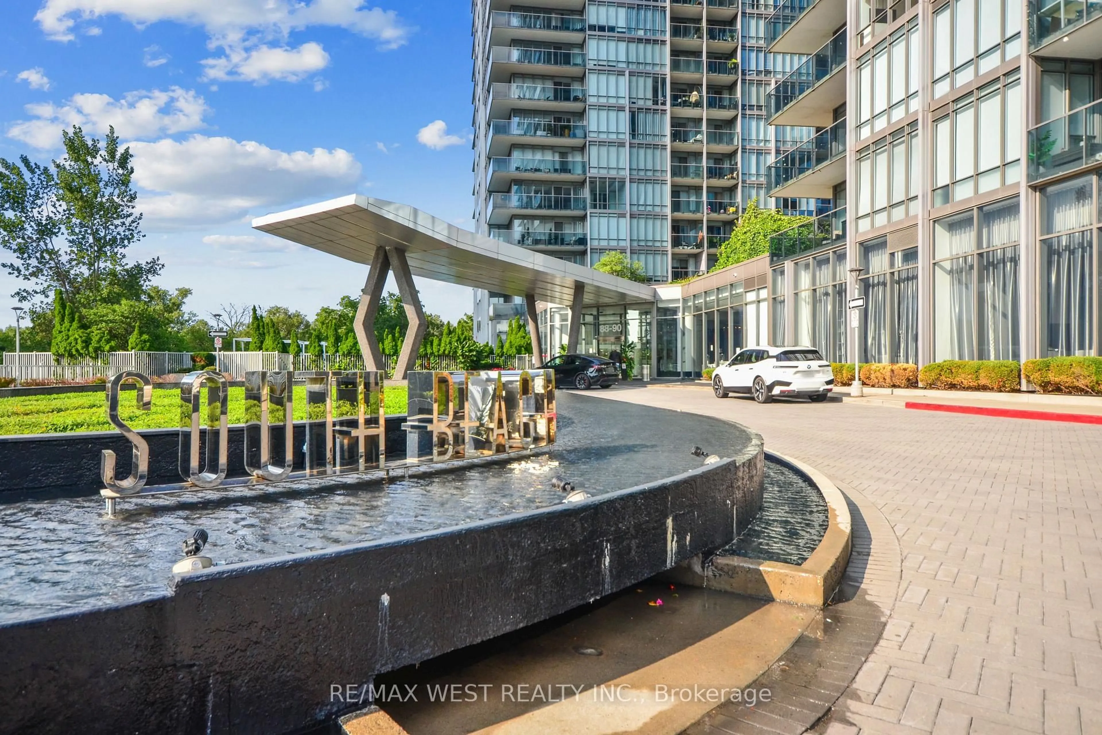 Patio, water/lake/river/ocean view for 88 Park Lawn Rd #2906, Toronto Ontario M8Y 0B5