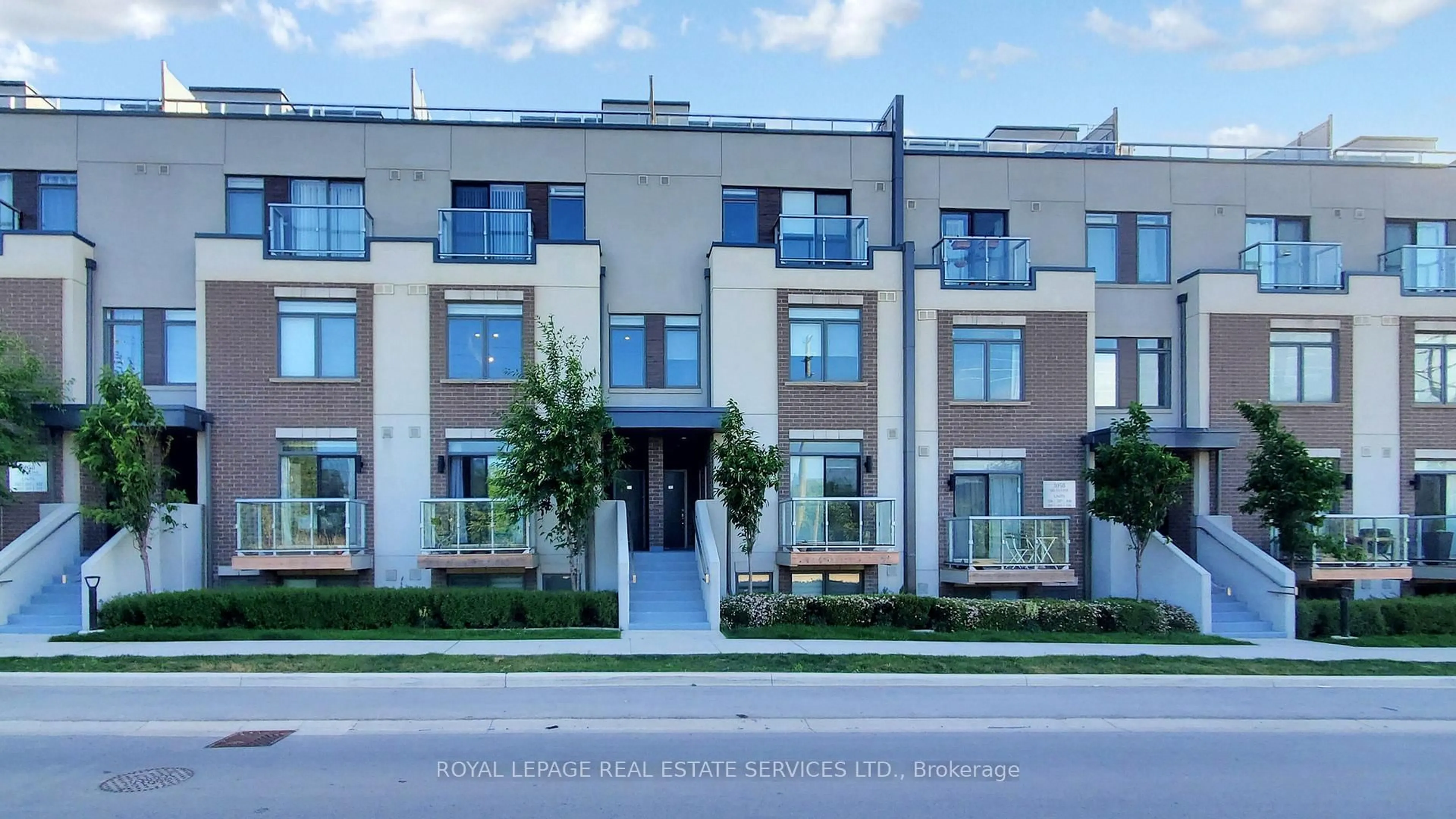 Home with brick exterior material, street for 3058 Sixth Line #304, Oakville Ontario L6M 1P8