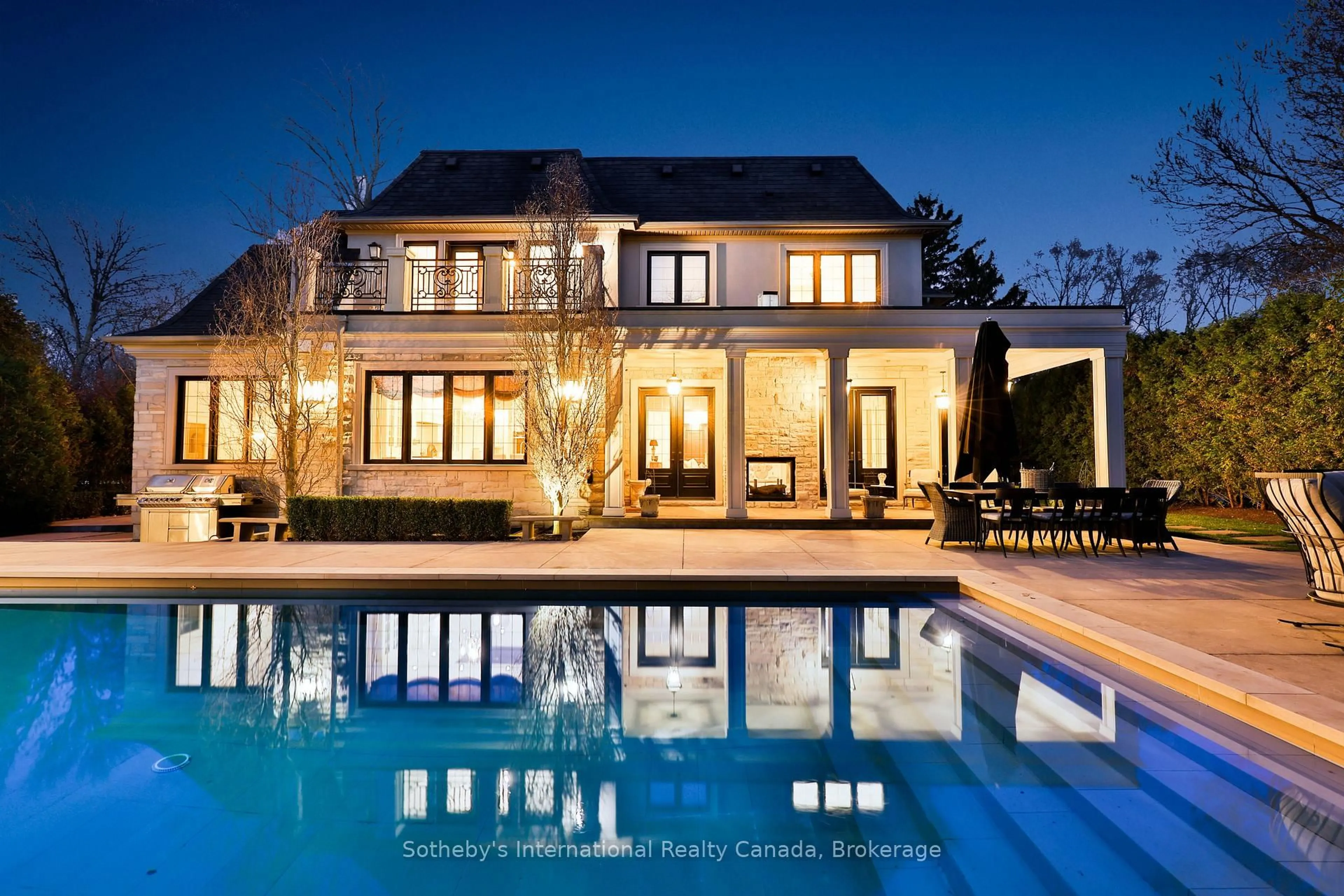 Pool for 1497 Lakeshore Rd, Oakville Ontario L6L 1G5