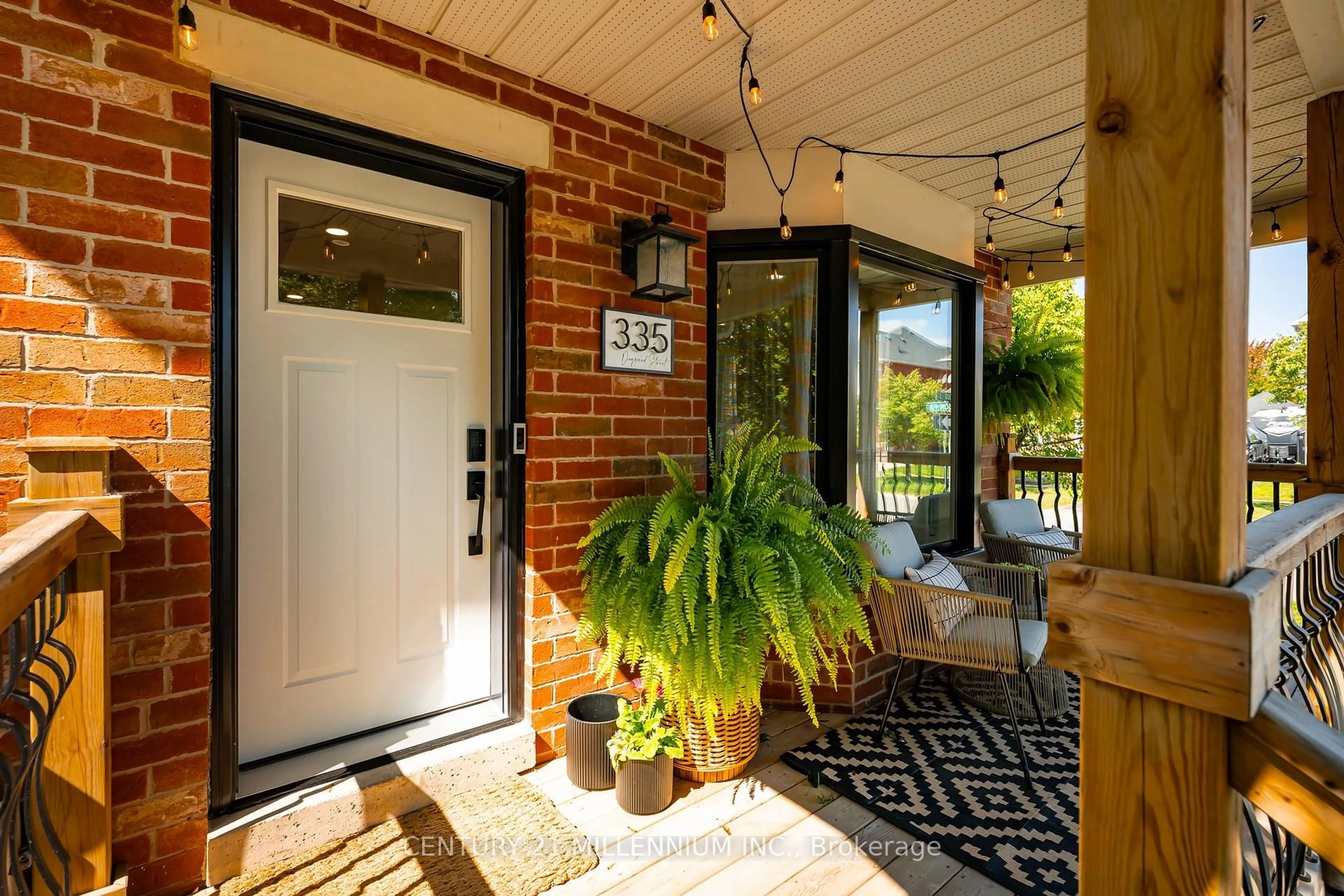 Indoor entryway for 335 Dogwood St, Orangeville Ontario L9W 4Z7