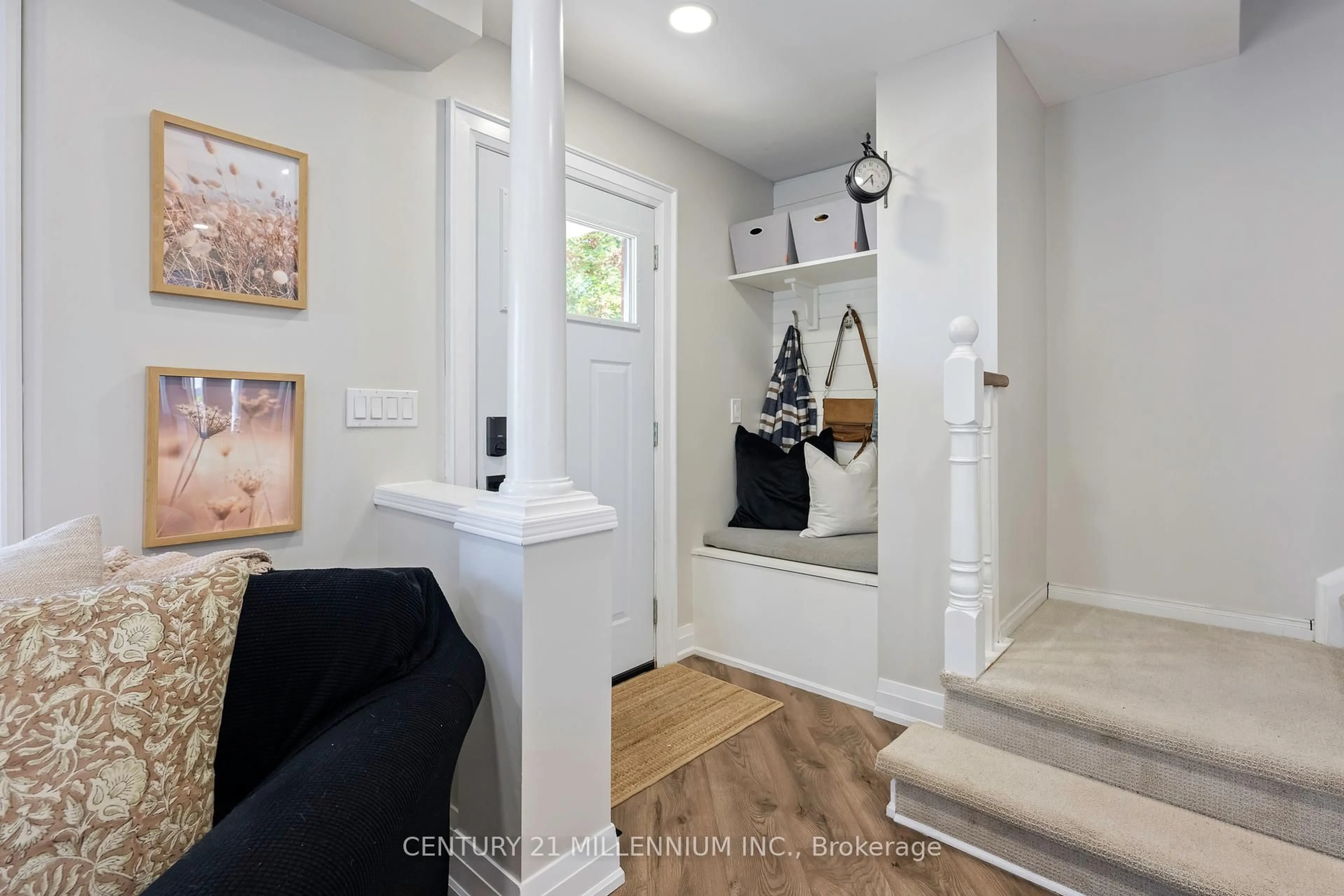Indoor entryway for 335 Dogwood St, Orangeville Ontario L9W 4Z7